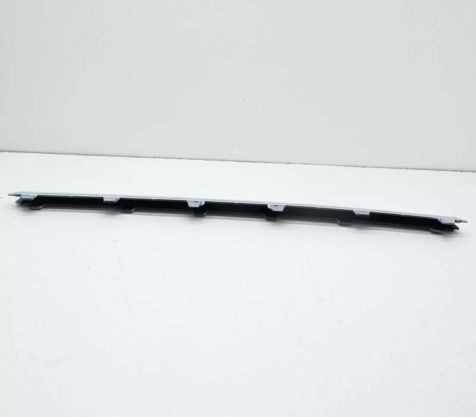 NEW VW TIGUAN AD FRONT BUMPER CENTER VENT GRILLE TRIM 5NA853211FGRU