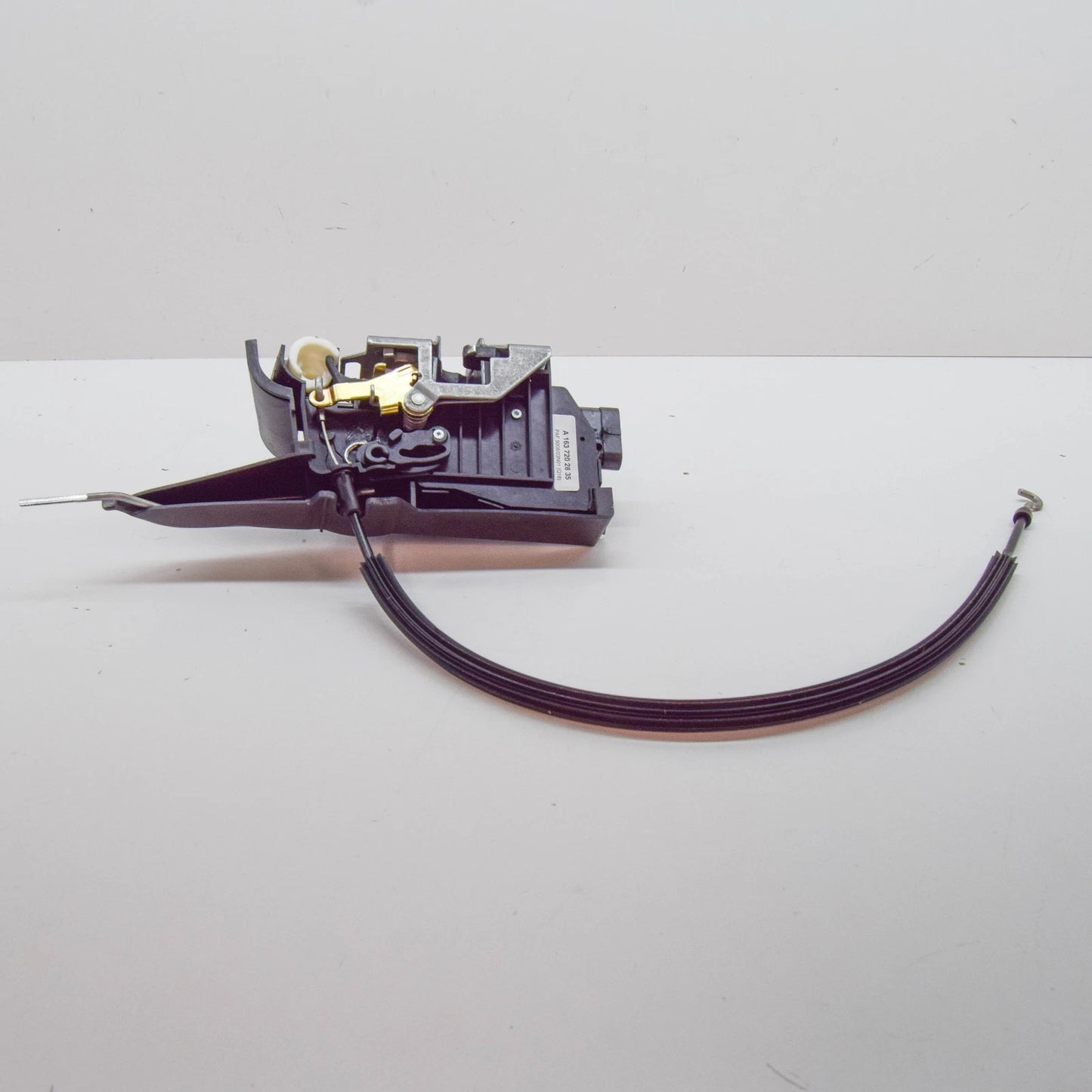 NEW MERCEDES-BENZ ML W163 FRONT RIGHT DOOR LOCK LHD A1637202835 ORIGINAL