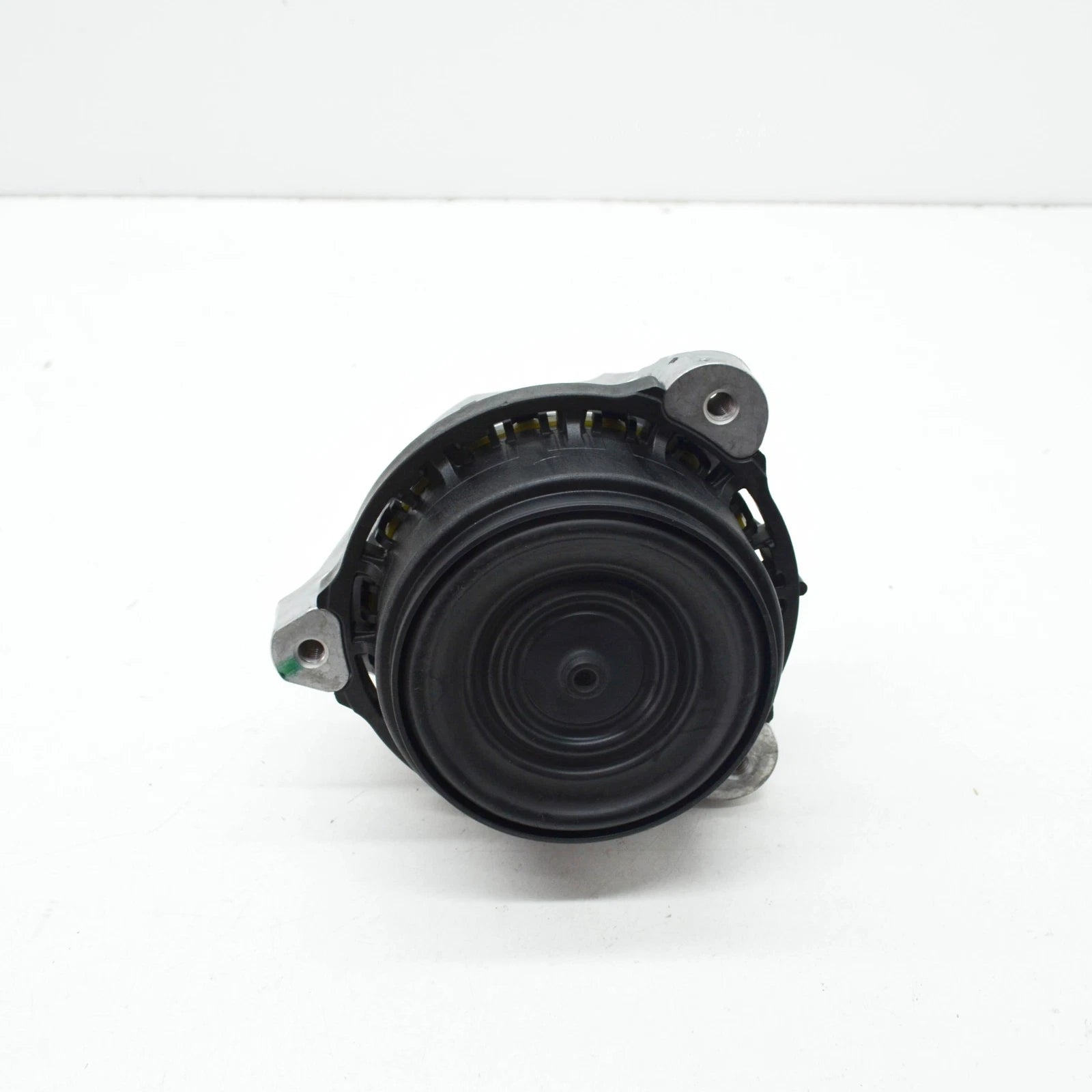 NEW BMW 5 G30 RIGHT SIDE ENGINE MOUNT 22116860472 ORIGINAL