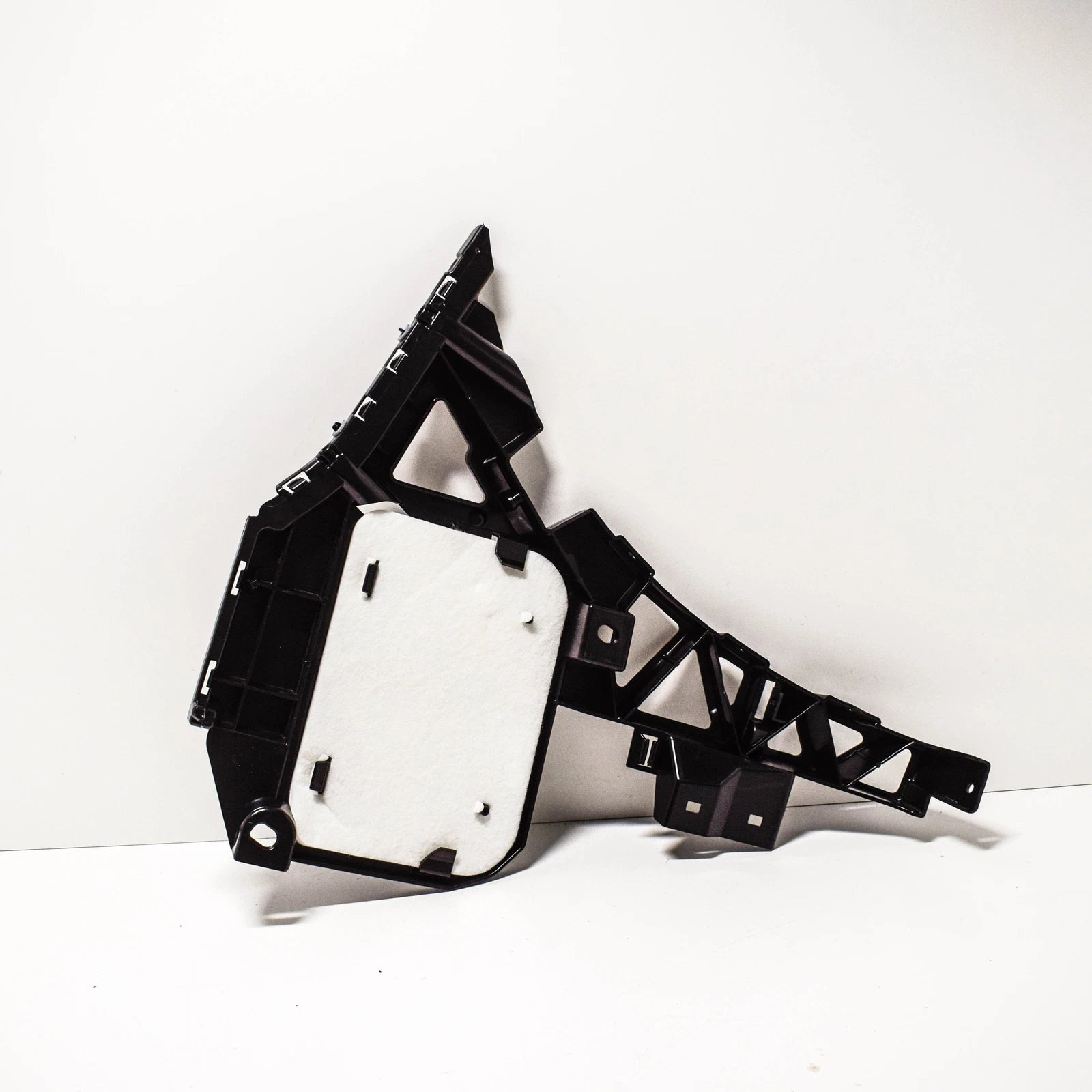 NEW MERCEDES-BENZ GLE W166 REAR LEFT BUMPER BRACKET A1668801112 ORIGINAL