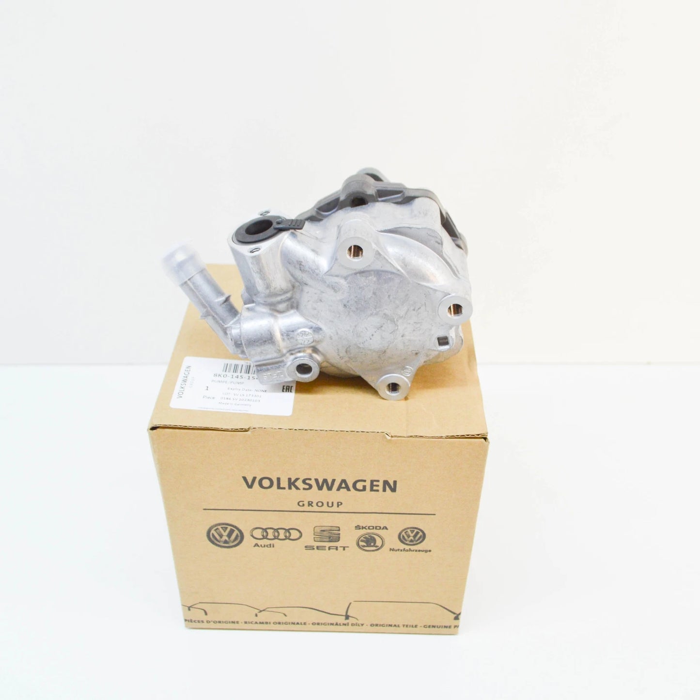 NEW AUDI A4 B8 POWER STEERING PUMP 8K0145154L ORIGINAL