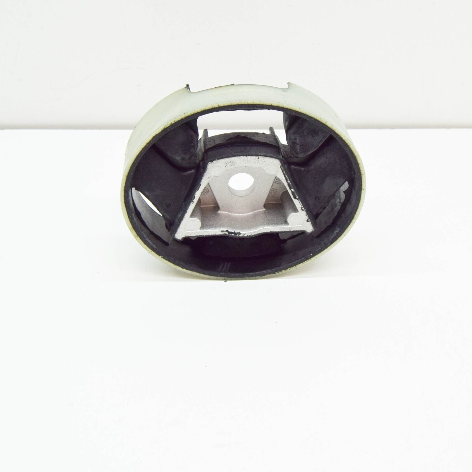 NEW VOLKSWAGEN CRAFTER SY SZ ENGINE MOUNT SUBFRAME LOWER BUSH 2N0199867 ORIGINAL