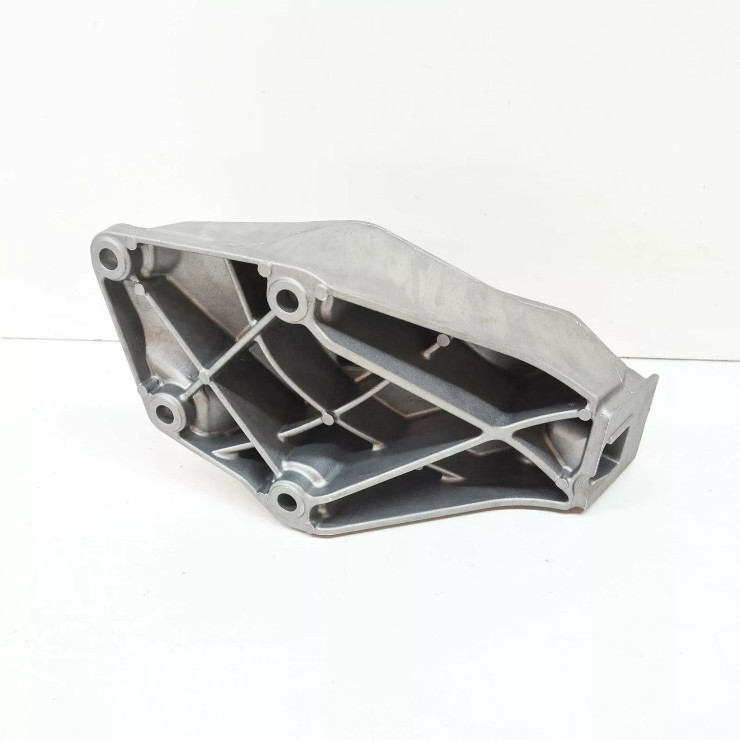 NEW BMW 5 G30 LEFT SIDE ENGINE BRACKET MOUNT 22116861555 6861555 ORIGINAL