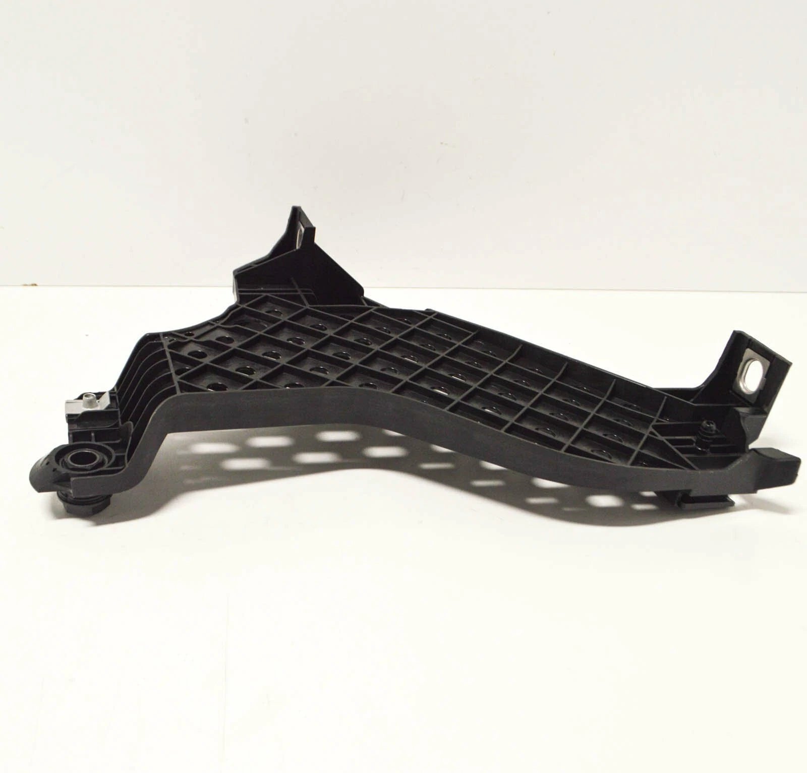 NEW AUDI Q3 8U FRONT RIGHT HEADLIGHT LAMP RETAINER 8U0941454 2014 ORIGINAL