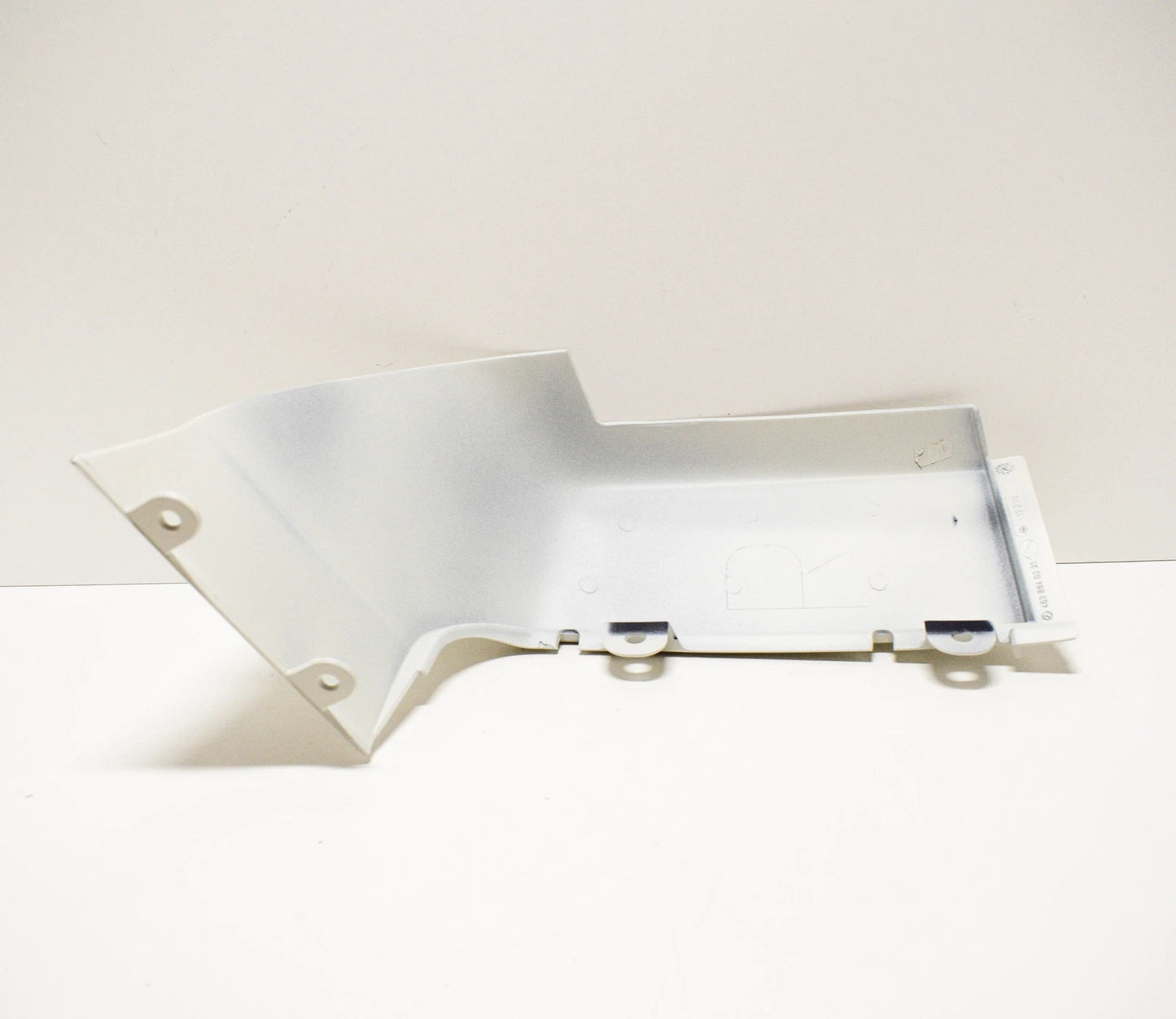 NEW MERCEDES-BENZ G-CLASS W463 RIGHT UNDER LIGHT COVER A4638840331