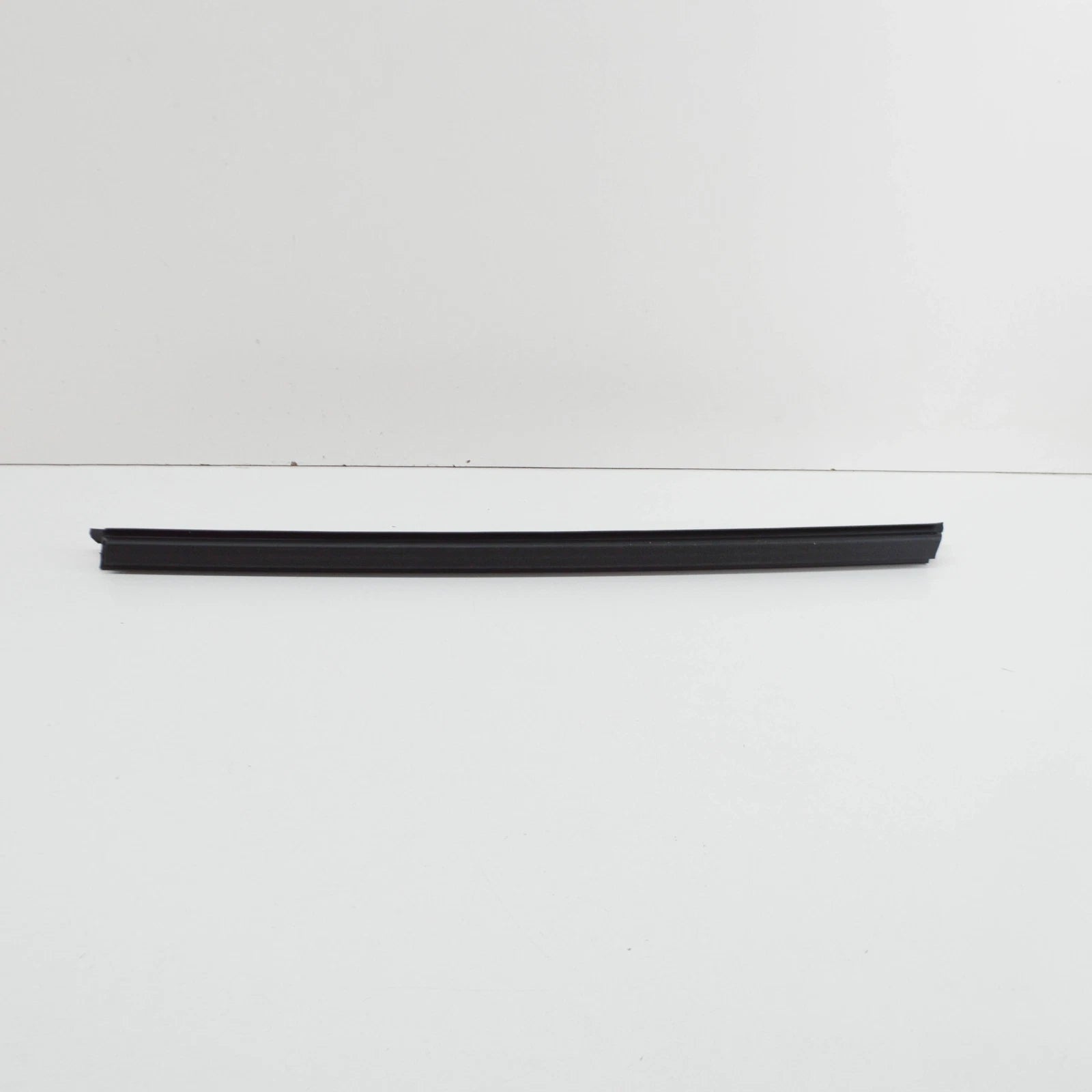 NEW BMW 1 F20 REAR RIGHT DOOR INNER WEATHERSTRIP 51347240844 ORIGINAL