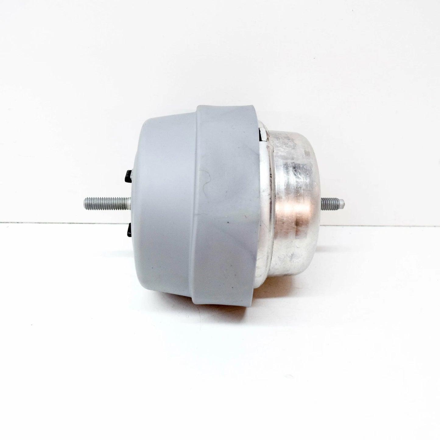 NEW AUDI A4 B7 RIGHT ENGINE MOUNT 8E0199382AG 2.0 TDI 120KW ORIGINAL