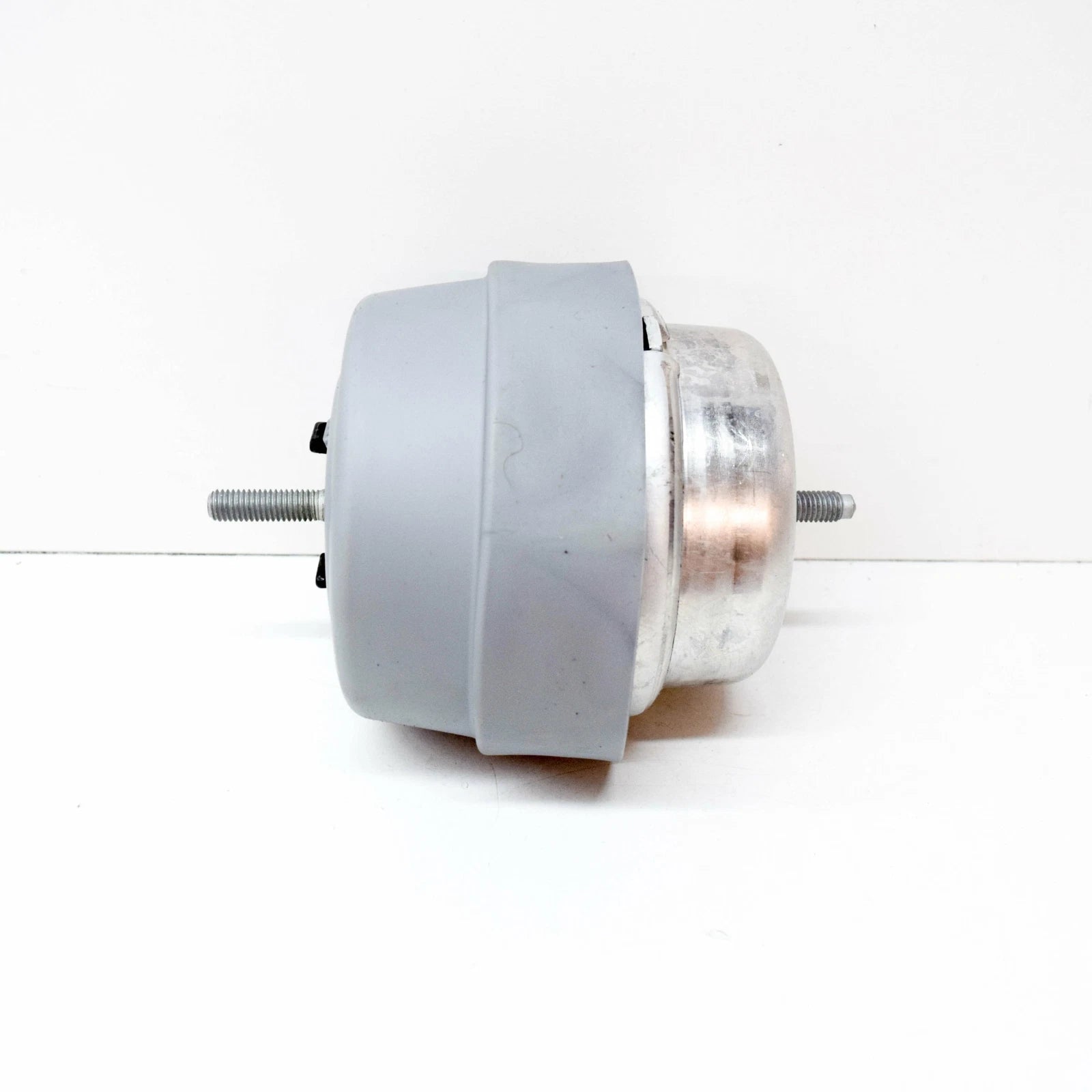 NEW AUDI A4 B7 RIGHT ENGINE MOUNT 8E0199382AG 2.0 TDI 120KW ORIGINAL