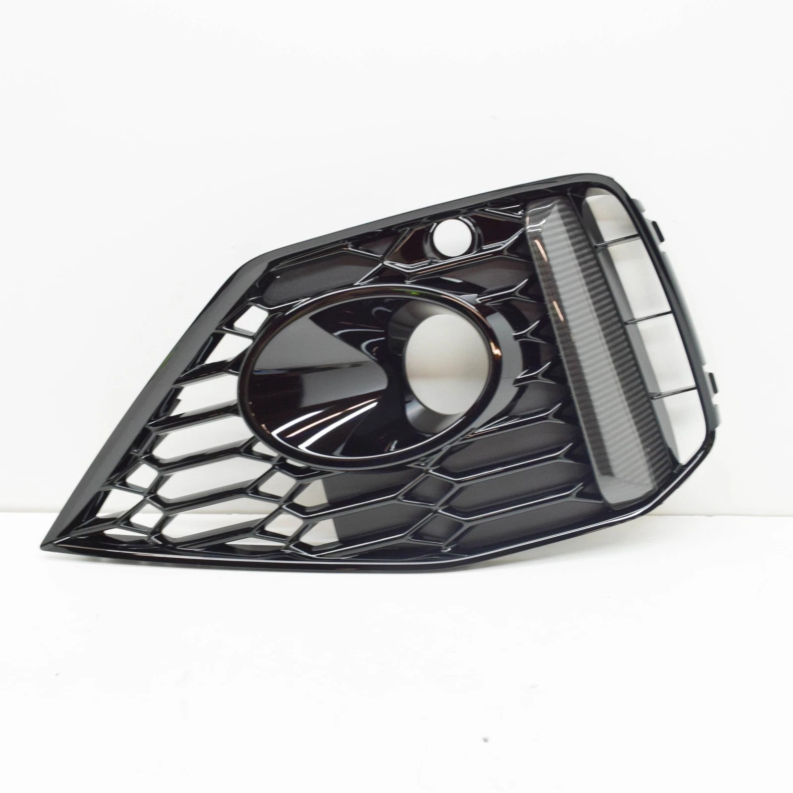 NEW AUDI RS5 8W6 FRONT BUMPER LEFT GRILLE CARBON 8W0807681AS3Q0 ORIGINAL
