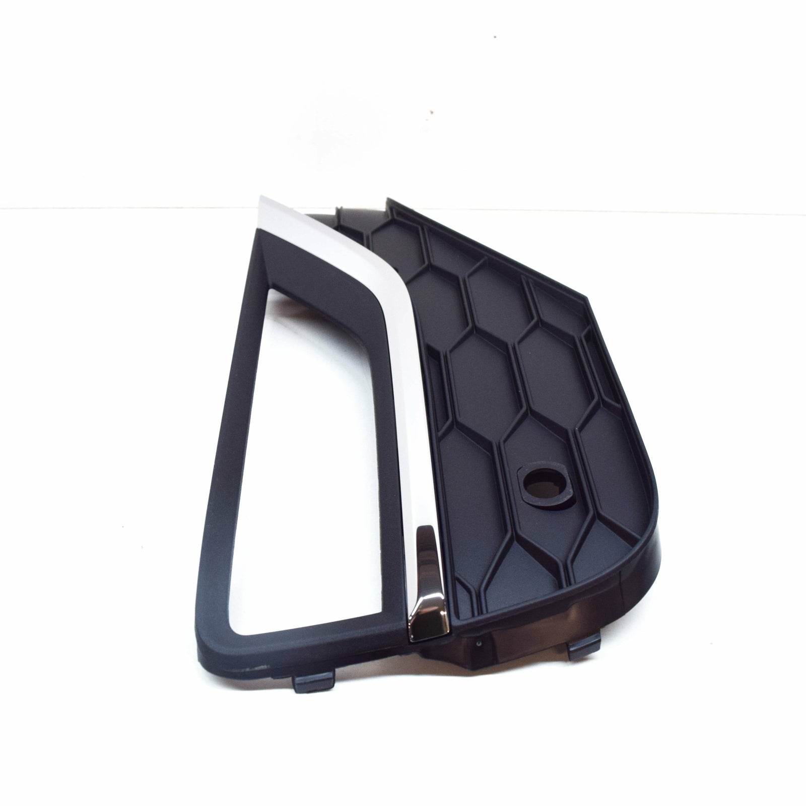 NEW VOLKSWAGEN AMAROK FRONT RIGHT FOG LIGHT GRILLE TRIM 2H6898490ARYP ORIGINAL