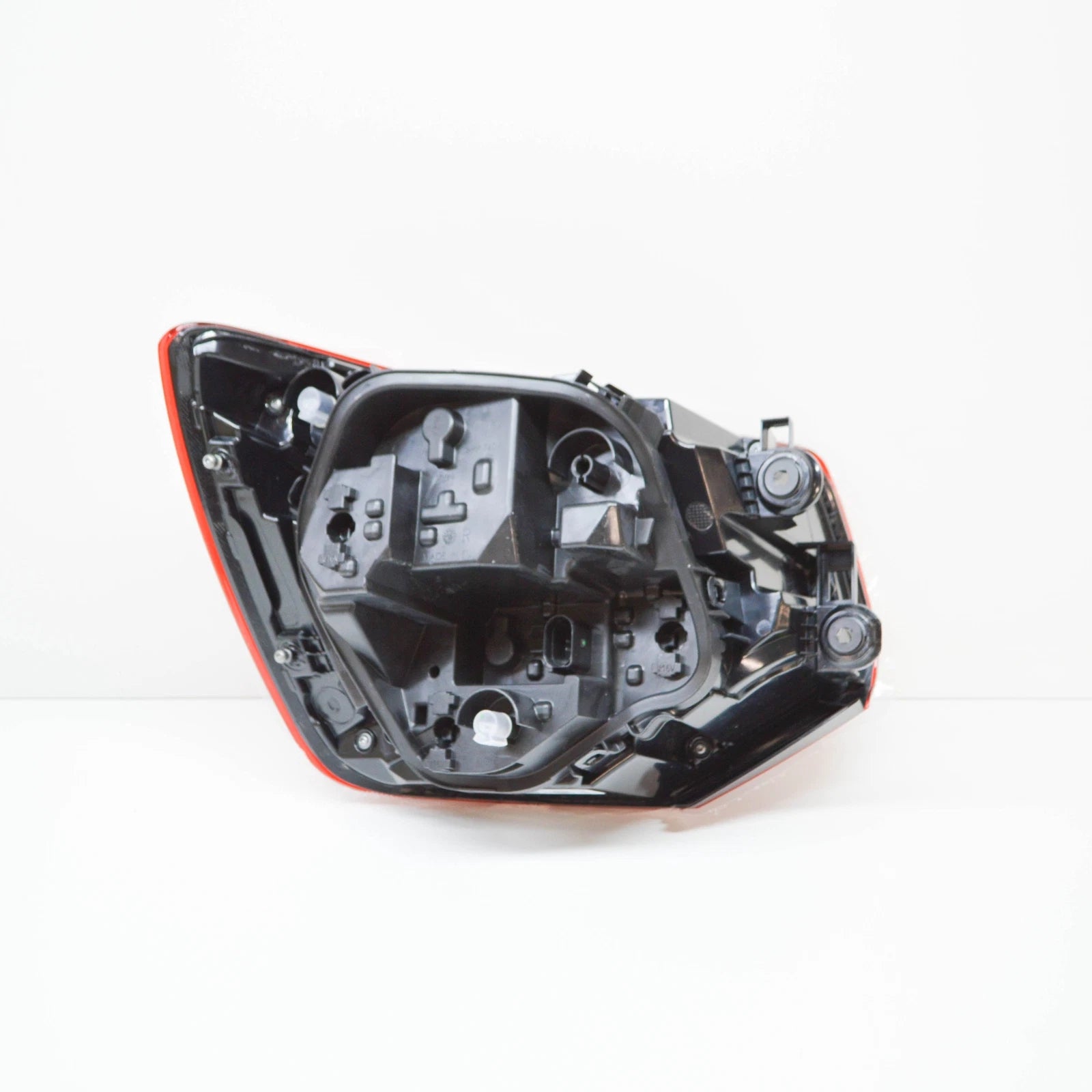 NEW AUDI Q2 GA REAR RIGHT TAILLIGHT 81A945070C ORIGINAL