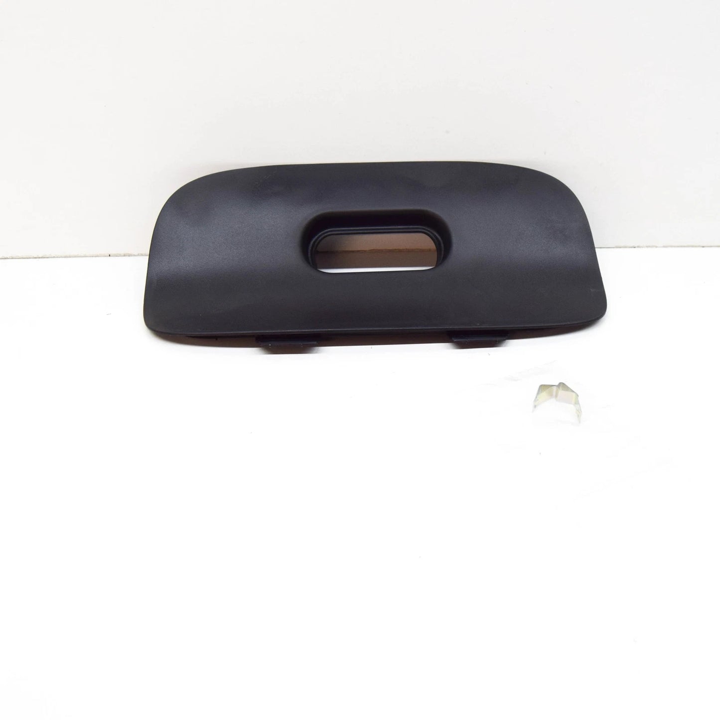 NEW BMW X5 E53 REAR BUMPER TOW BAR COVER TRIM 51128402327 8402327 ORIGINAL