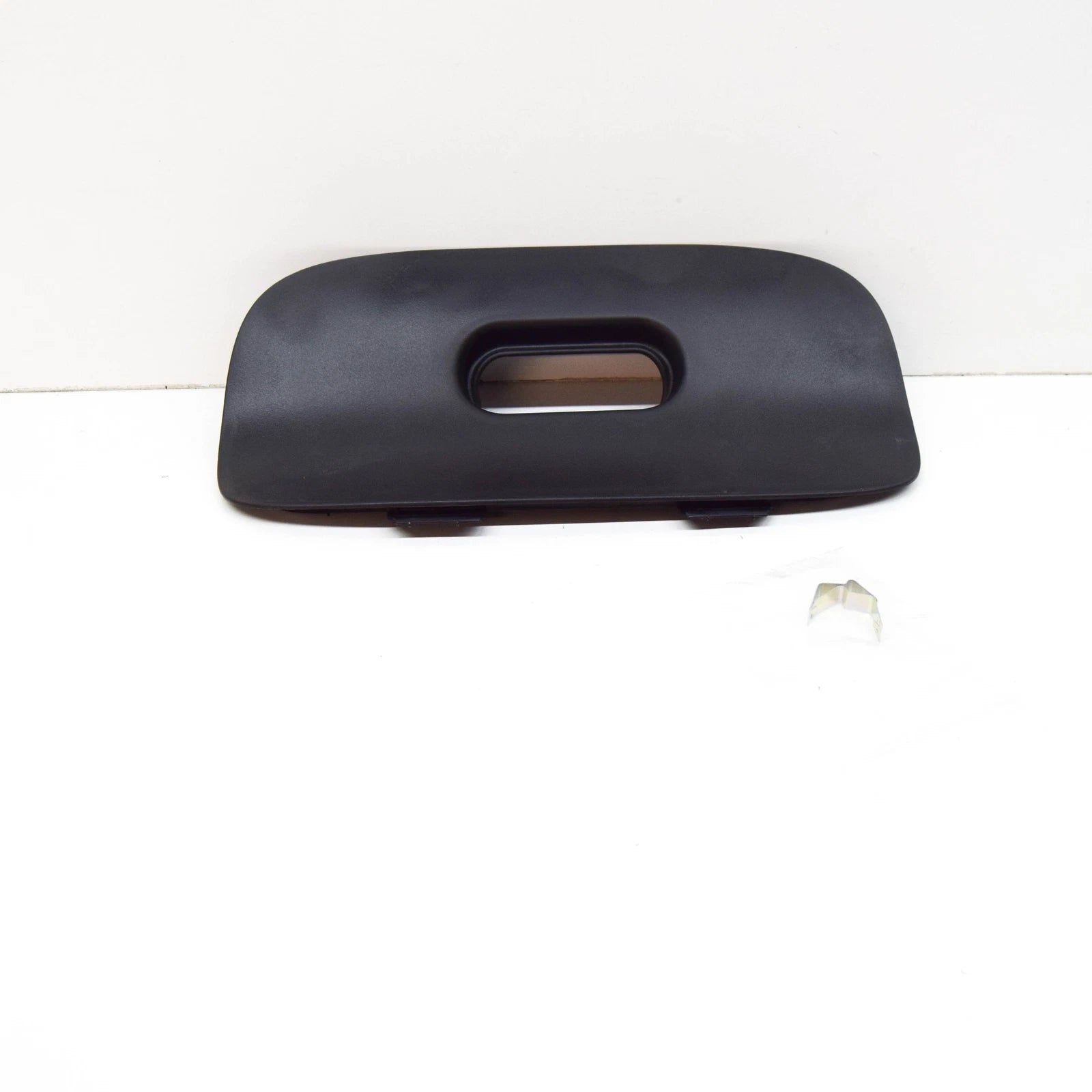 NEW BMW X5 E53 REAR BUMPER TOW BAR COVER TRIM 51128402327 8402327 ORIGINAL