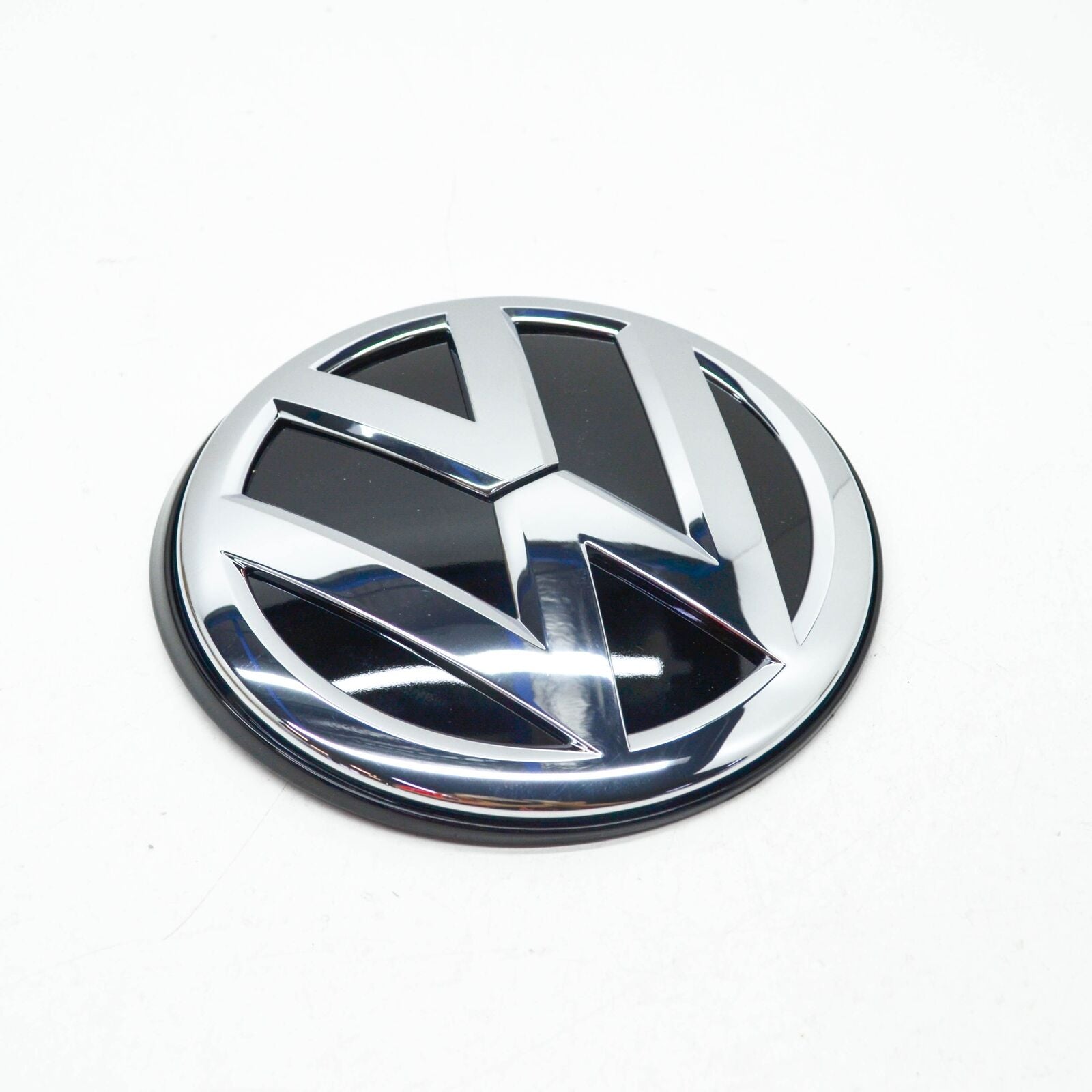 NEW VW GOLF MK7 5G FRONT BUMPER RADIATOR GRILLE EMBLEM 5GE853719A041 ORIGINAL