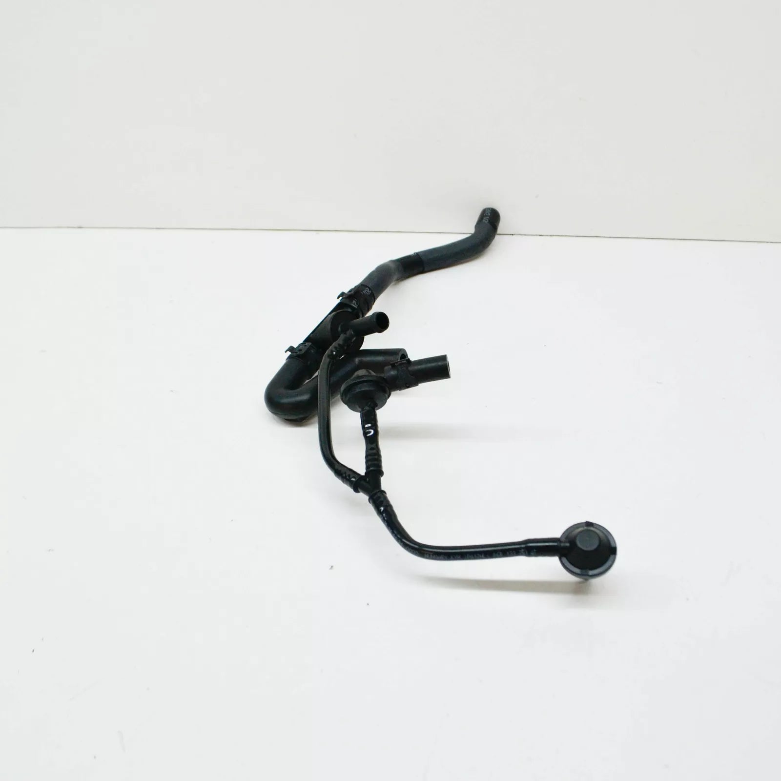 NEW AUDI A4 B7 VACUUM PIPE WITH SUCTION JET PUMP 06B133751AT