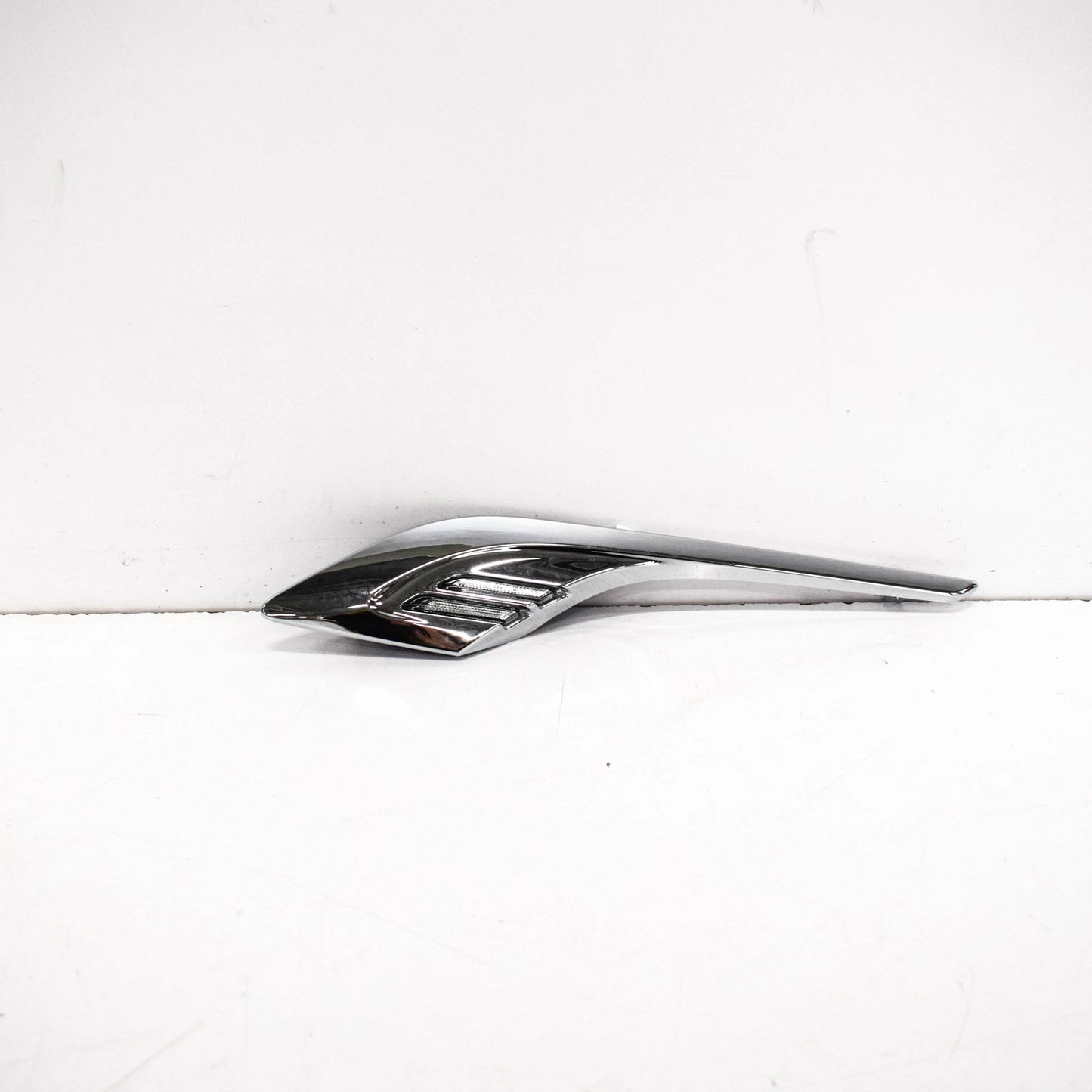 NEW BMW Z4 E89 CHROME TURN INDICATOR LAMP RIGHT FENDER 63137303244 ORIGINAL