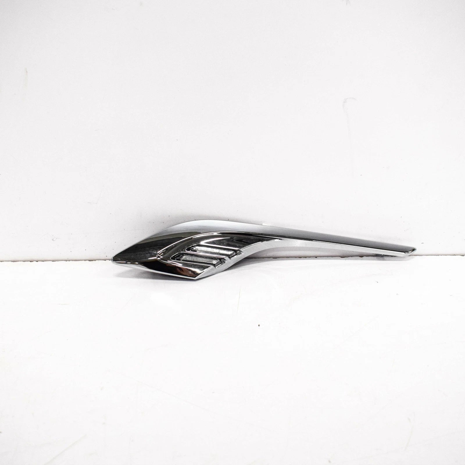 NEW BMW Z4 E89 CHROME TURN INDICATOR LAMP RIGHT FENDER 63137303244 ORIGINAL