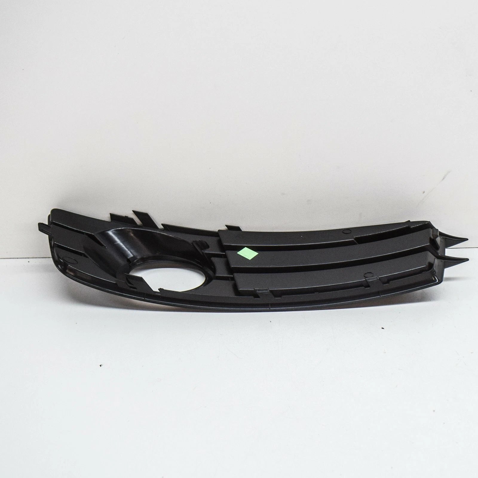 NEW AUDI A3 S3 8P FRONT RIGHT FOG LIGHT GRILLE 8P0807682FZDE