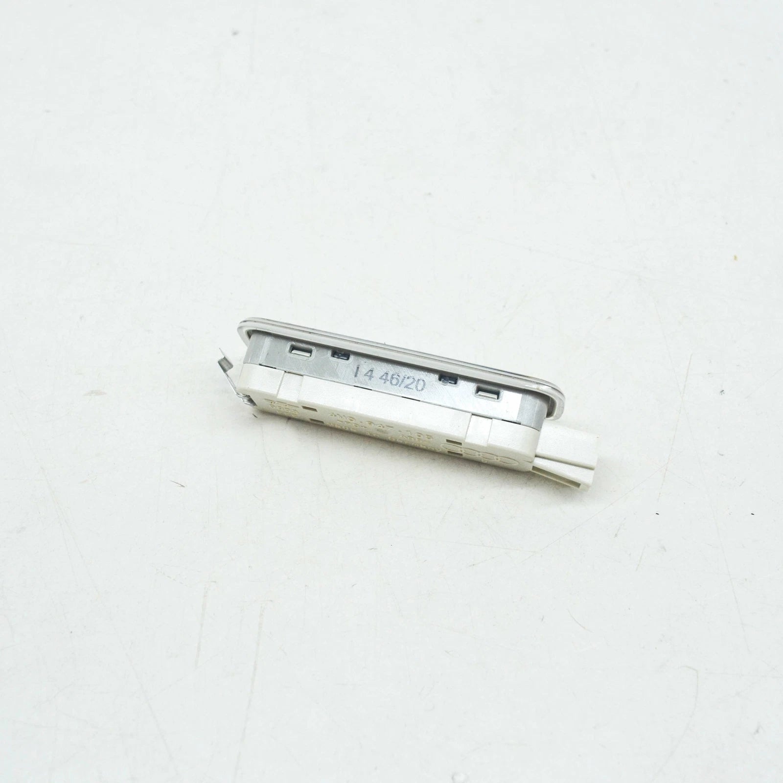 NEW AUDI A4 AVANT B9 INTERIOR LED SUN VISOR LIGHTING 4M0947105