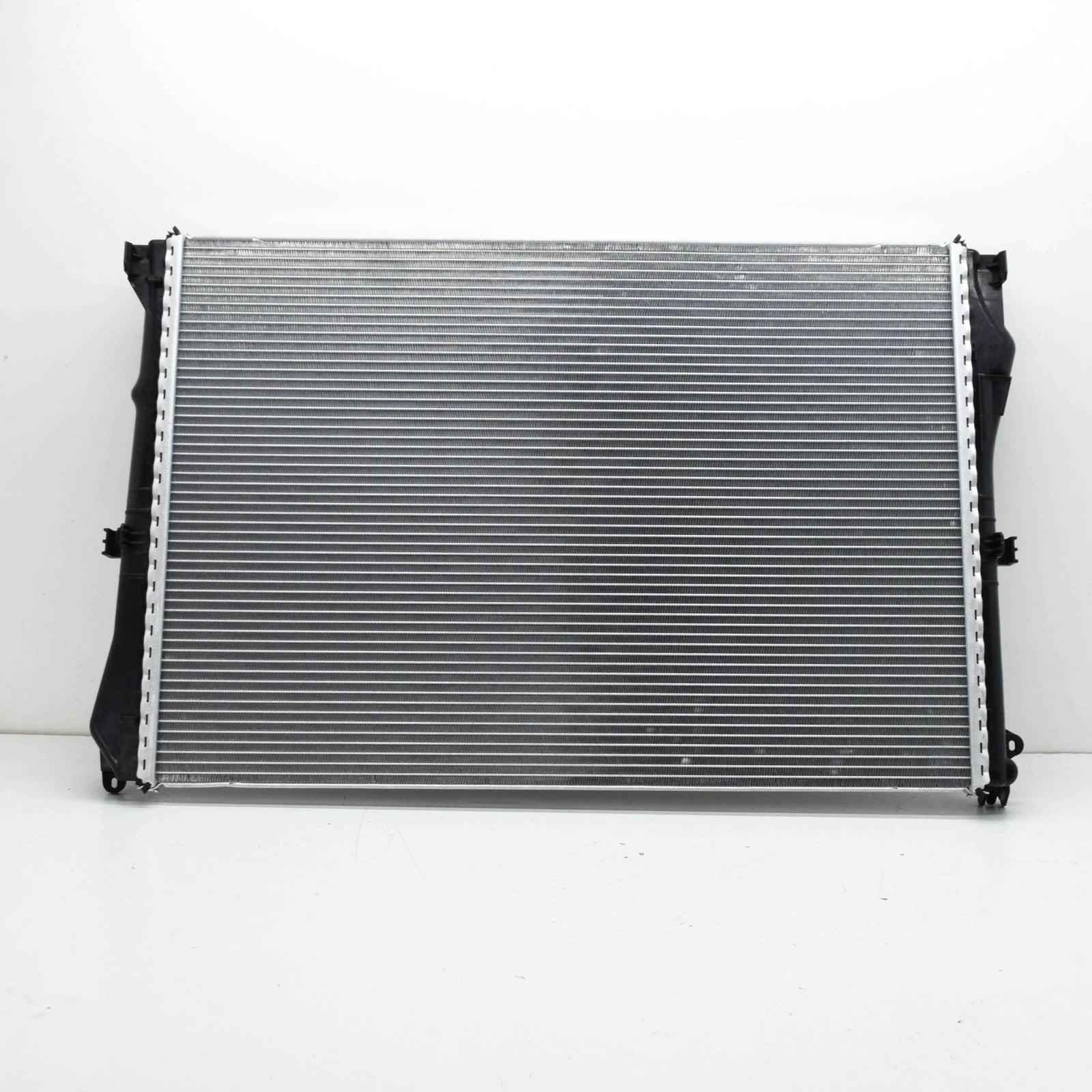 NEW MERCEDES-BENZ C W205 ENGINE COOLANT RADIATOR A0995002203 ORIGINAL