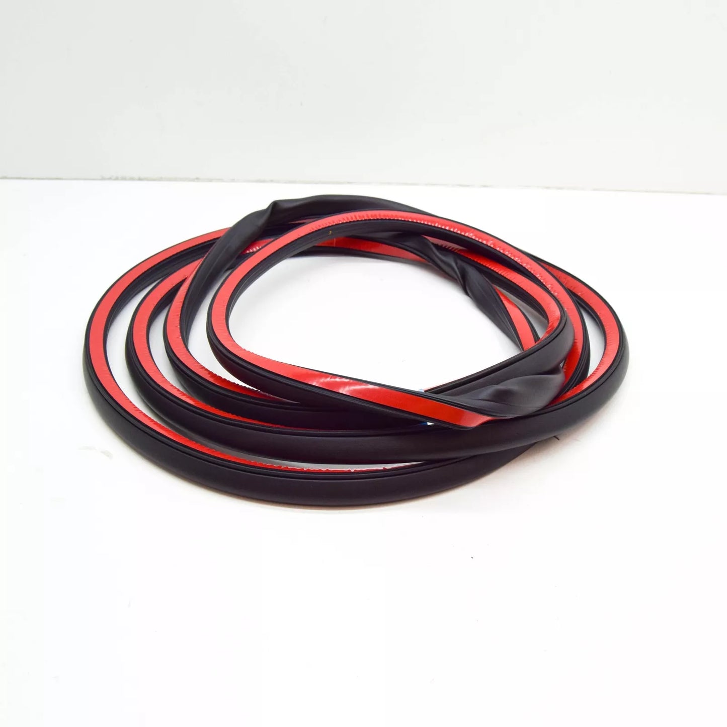 NEW VW TOUAREG CR REAR LEFT OUTER DOOR SEAL 7608397015AP ORIGINAL