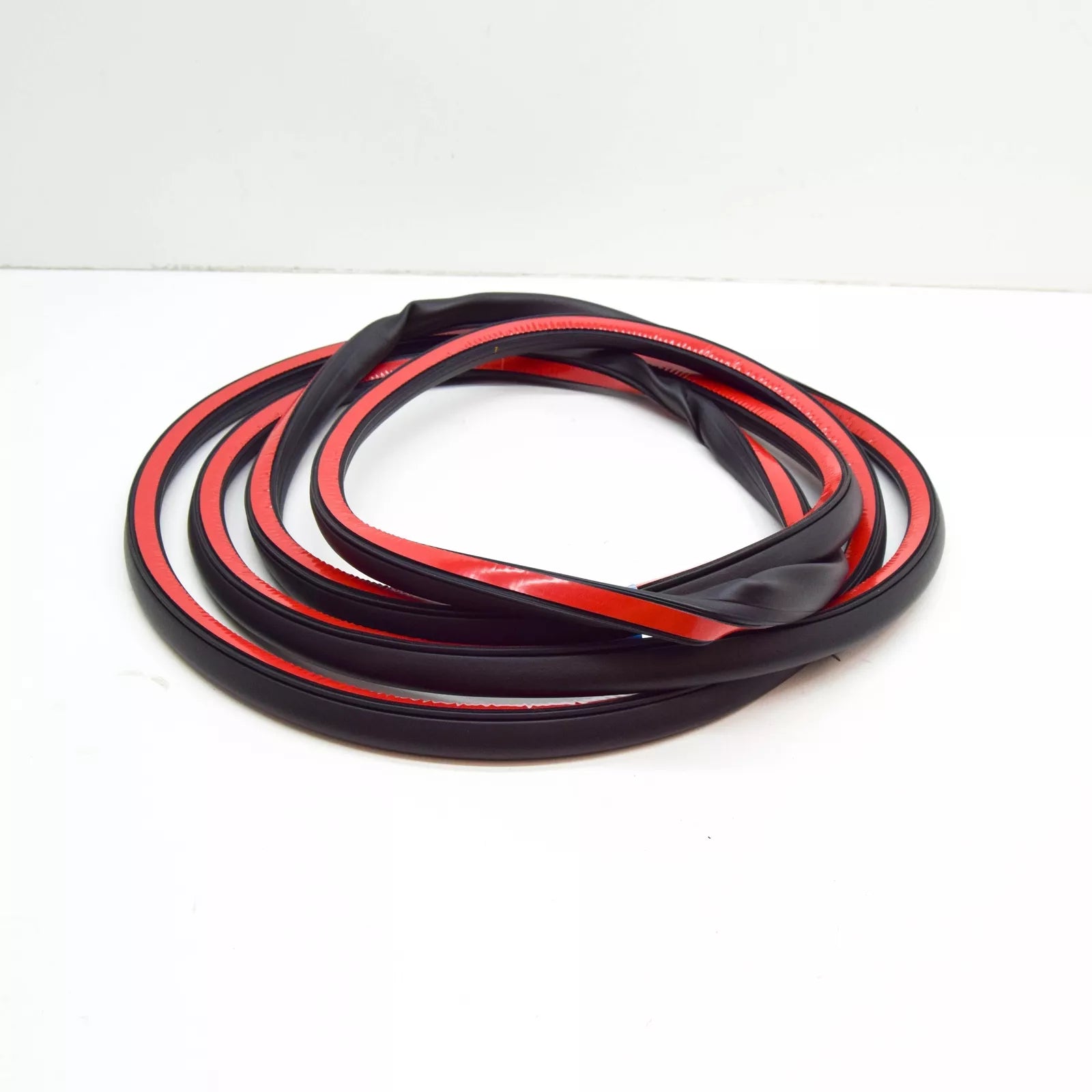 NEW VW TOUAREG CR REAR LEFT OUTER DOOR SEAL 7608397015AP ORIGINAL