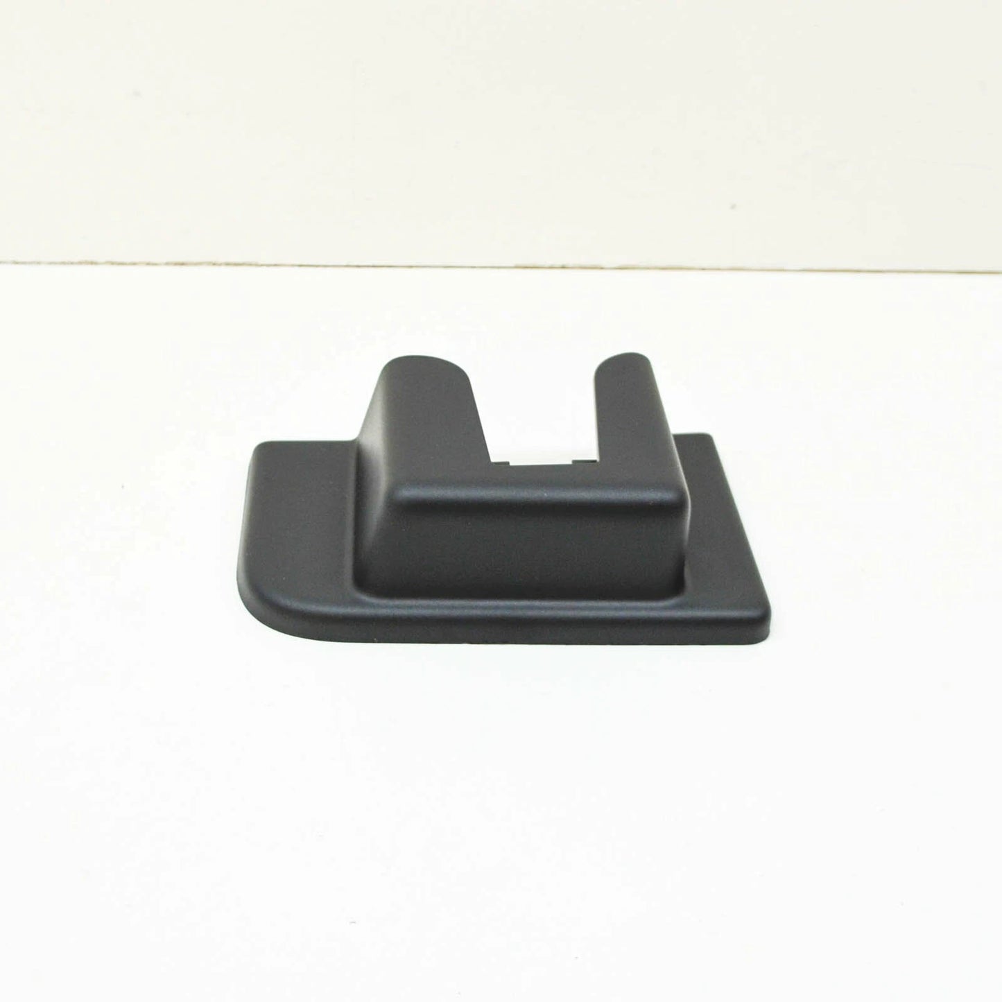 NEW VW TIGUAN MK2 AD REAR RIGHT SEAT FRAME HINGE COVER 56588875082V ORIGINAL