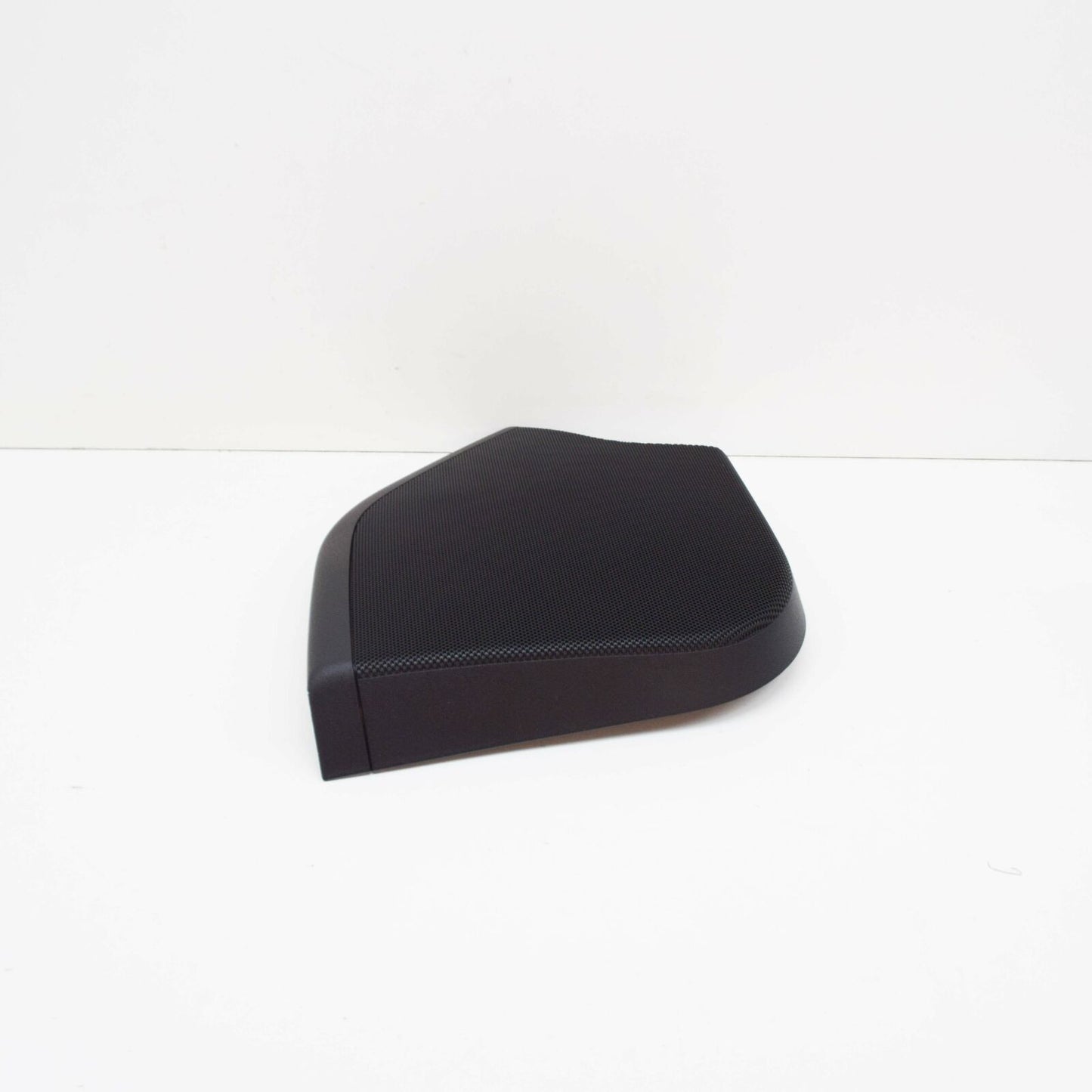 NEW MERCEDES-BENZ C W203 FRONT LEFT DOOR SPEAKER COVER A20372701889051 ORIGINAL