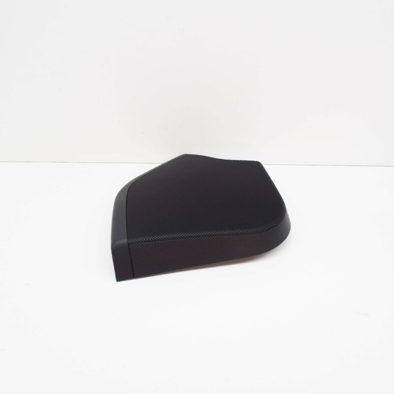 NEW MERCEDES-BENZ C W203 FRONT LEFT DOOR SPEAKER COVER A20372701889051 ORIGINAL