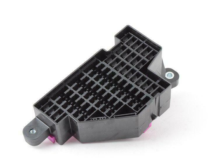 NEW VOLKSWAGEN CC LEFT FUSE HOLDER LHD 3C1941823 ORIGINAL