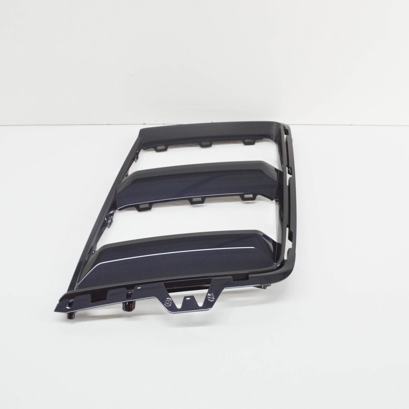 NEW AUDI R8 4S FRONT BUMPER RIGHT SIDE GRILLE FRAME 4S0807682ARN4 ORIGINAL