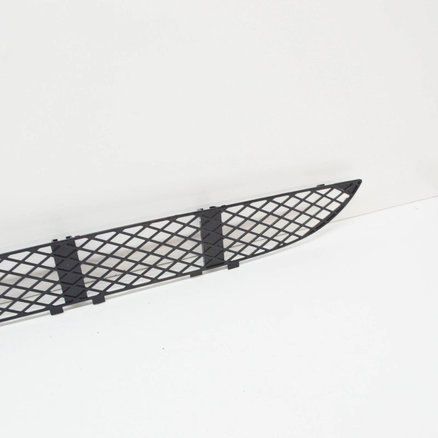 NEW MERCEDES-BENZ E W210 FRONT BUMPER LOWER GRILLE COVER A2108850053 ORIGINAL