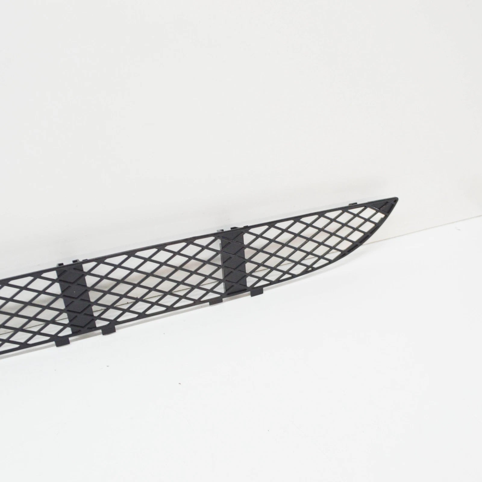 NEW MERCEDES-BENZ E W210 FRONT BUMPER LOWER GRILLE COVER A2108850053 ORIGINAL