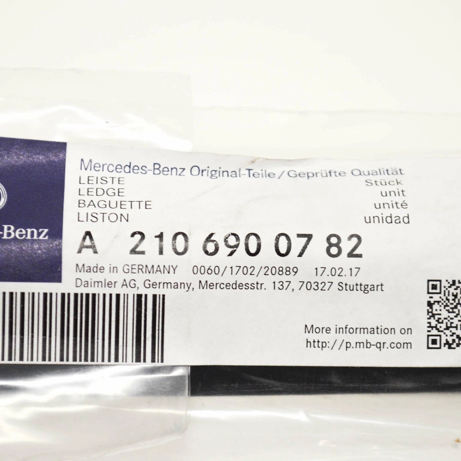 NEW MERCEDES-BENZ E W210 FRONT LEFT DOOR BOTTOM STRIP A2106900782