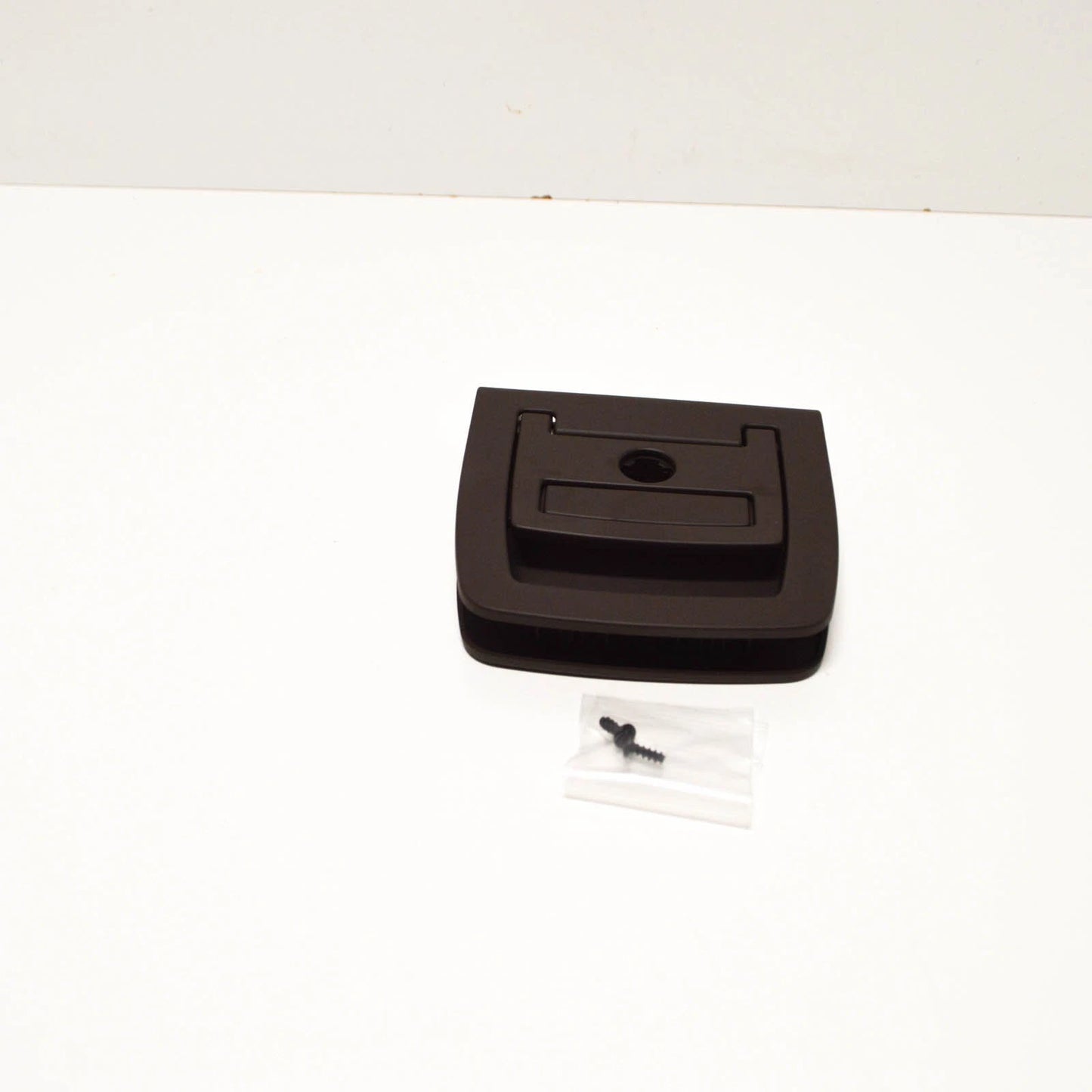 NEW BMW X5 E70 FLOOR CARPET LUGGAGE HANDLE 51476980201 ORIGINAL