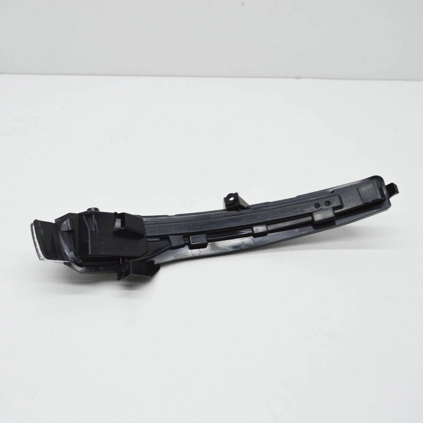 NEW MB C-CLASS W205 RIGHT WING MIRROR TURN INDICATOR A0999067201 2016 ORIGINAL