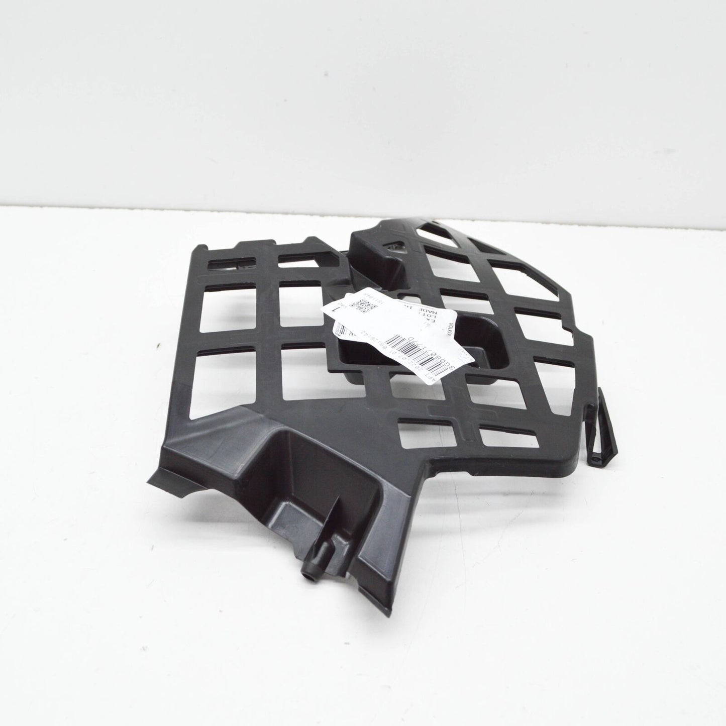 NEW VOLKSWAGEN PASSAT B8 FRONT LEFT BUMPER BRACKET 3G0807177D ORIGINAL