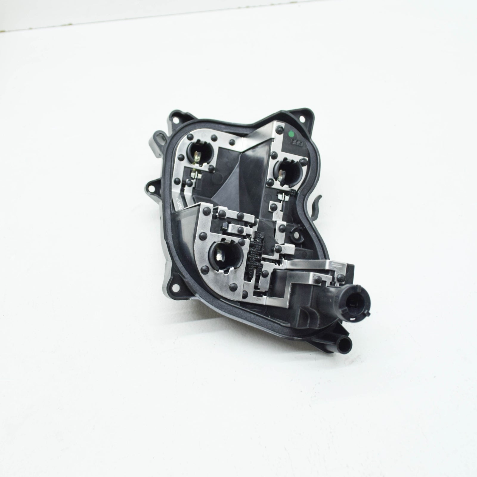 NEW AUDI TT FV REAR RIGHT TAIL LIGHT BULB CARRIER 8W5945258 ORIGINAL