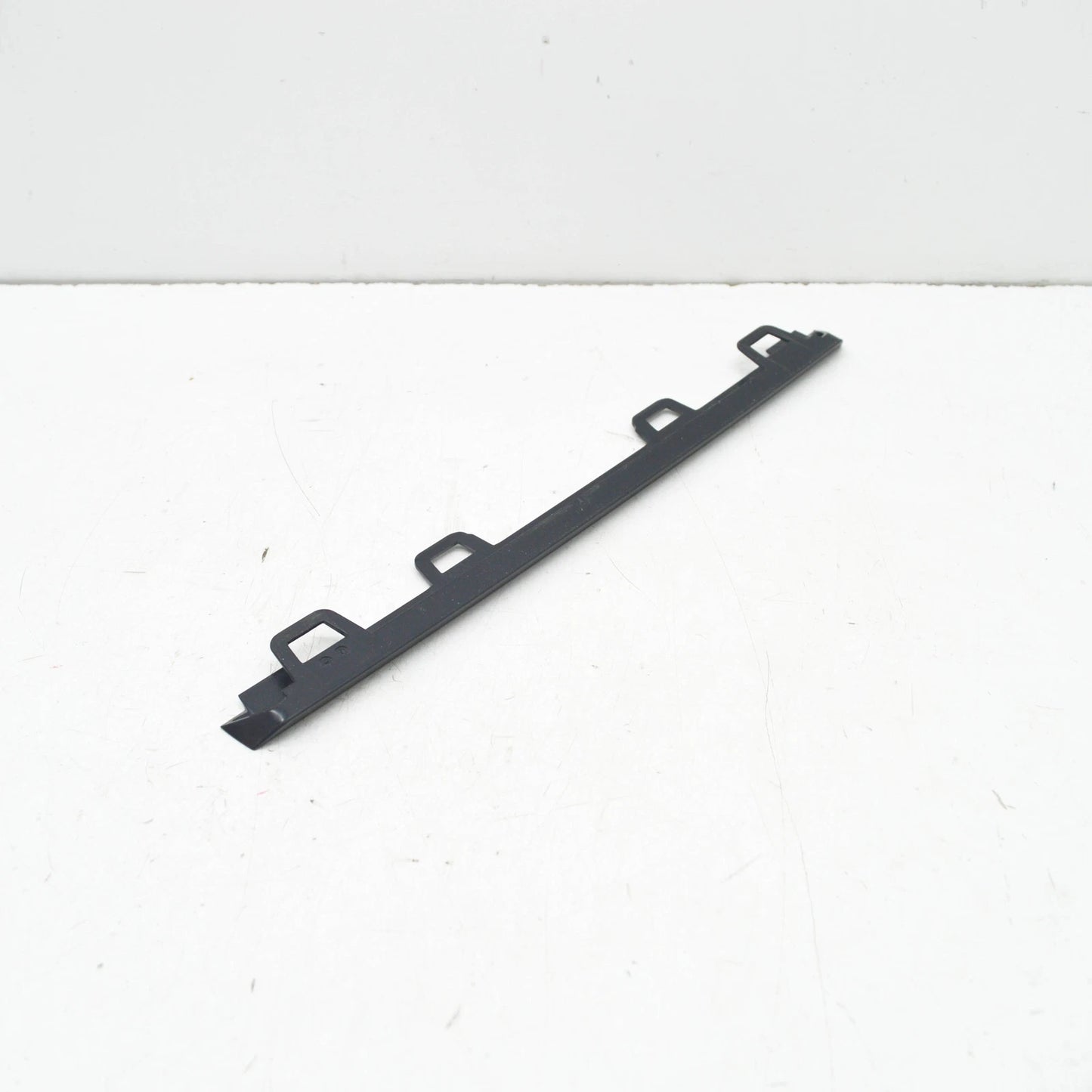 NEW AUDI RS5 8W6 FRONT BUMPER UPPER CENTER GRILLE TRIM 8W6807801A