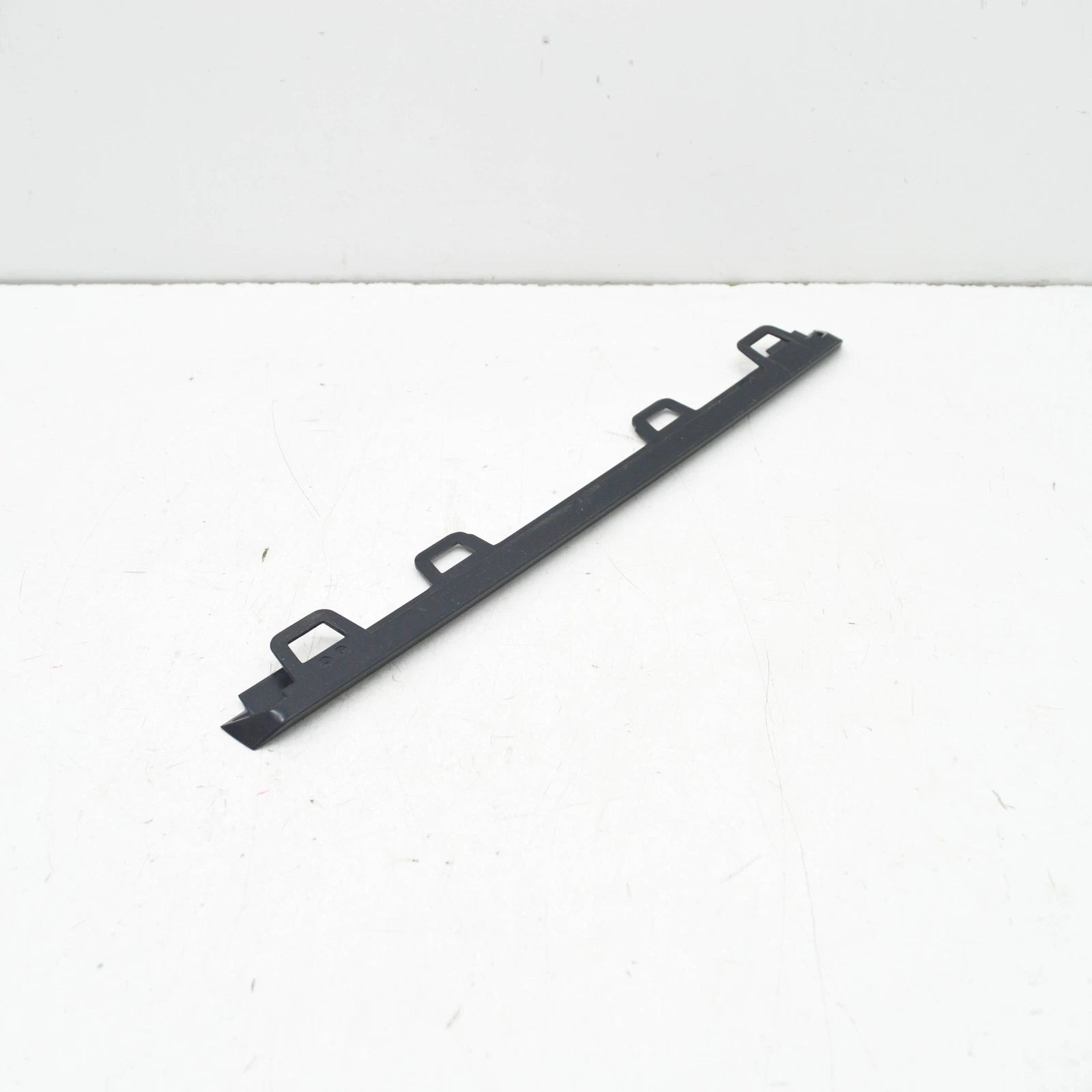 NEW AUDI RS5 8W6 FRONT BUMPER UPPER CENTER GRILLE TRIM 8W6807801A