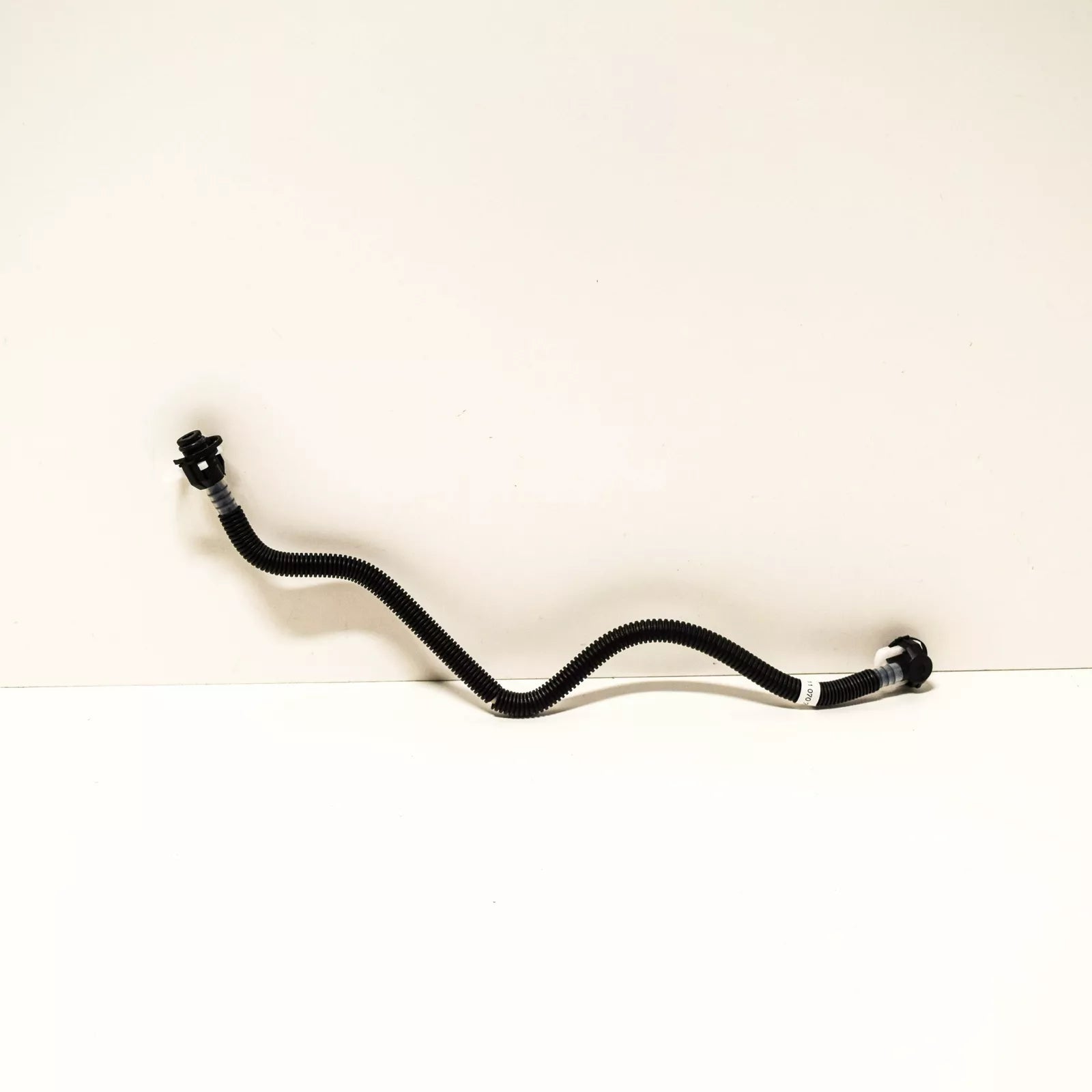 NEW MERCEDES-BENZ C-CLASS W203 FUEL FILTER HOSE A6110707032