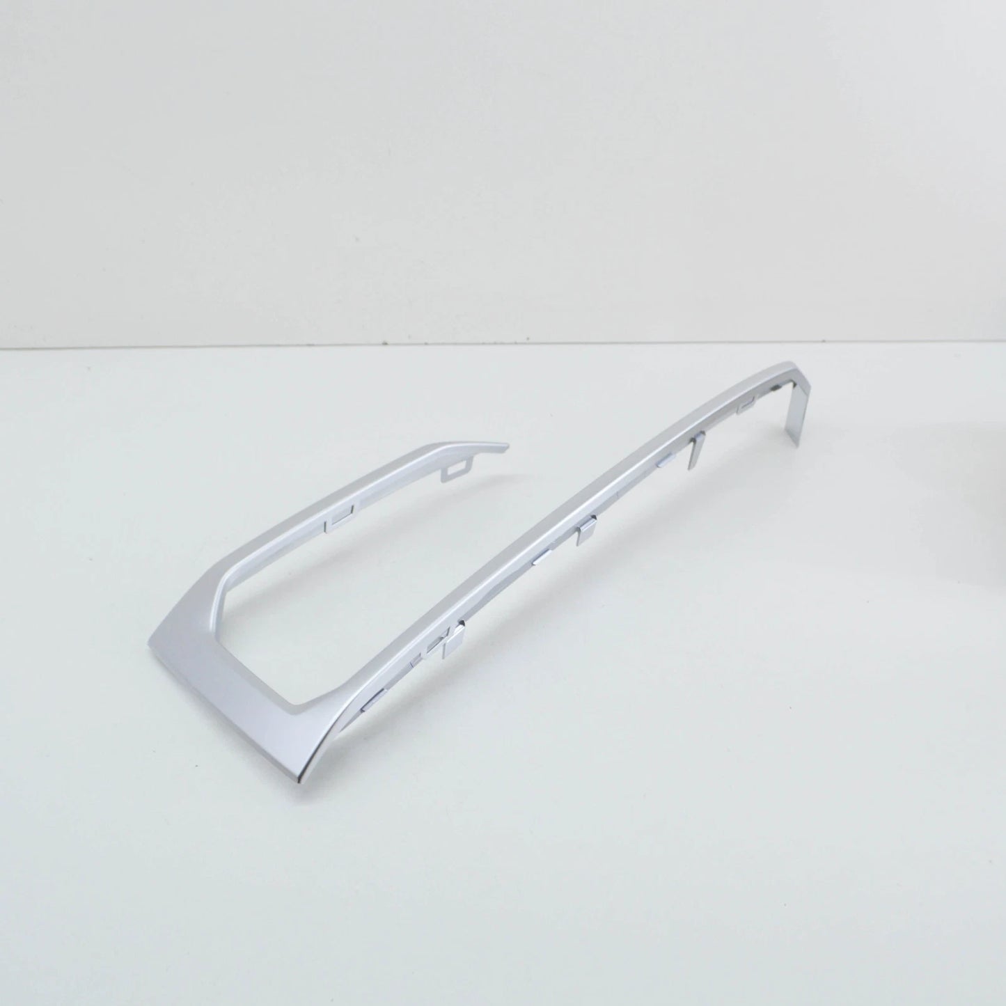 NEW BMW X5 G05 FRONT RIGHT FOG LIGHT TRIM 7449692 51117449692 ORIGINAL