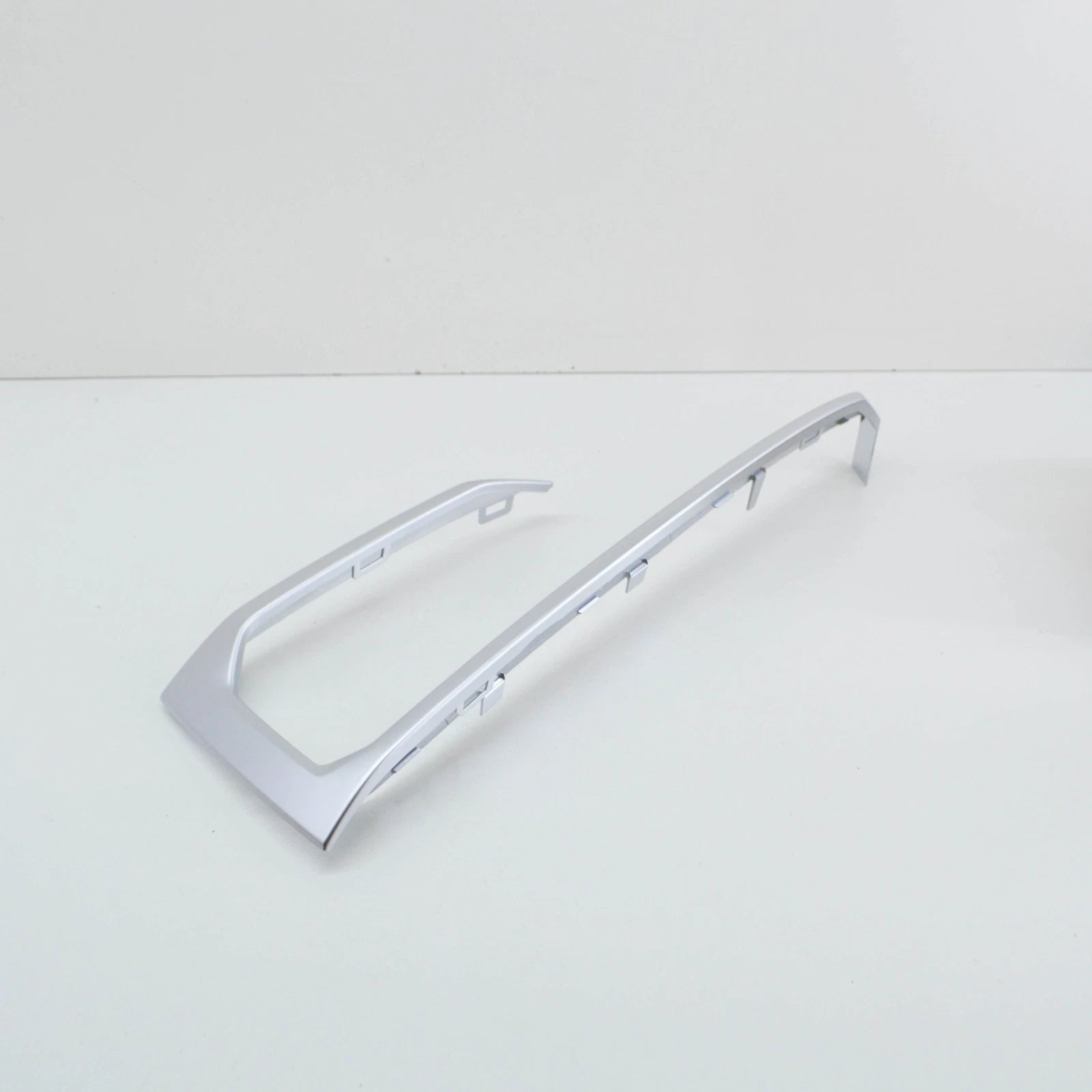 NEW BMW X5 G05 FRONT RIGHT FOG LIGHT TRIM 7449692 51117449692 ORIGINAL