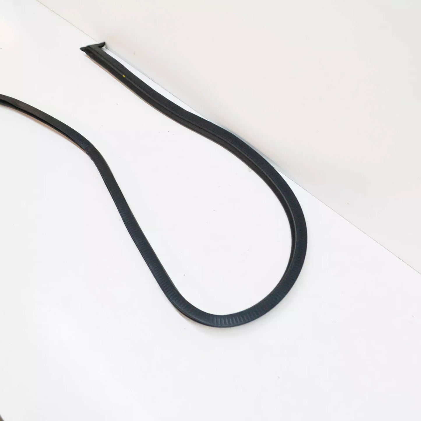 NEW MB SPRINTER W907 REAR LEFT BACK DOOR SEAL STRIP A9077820000