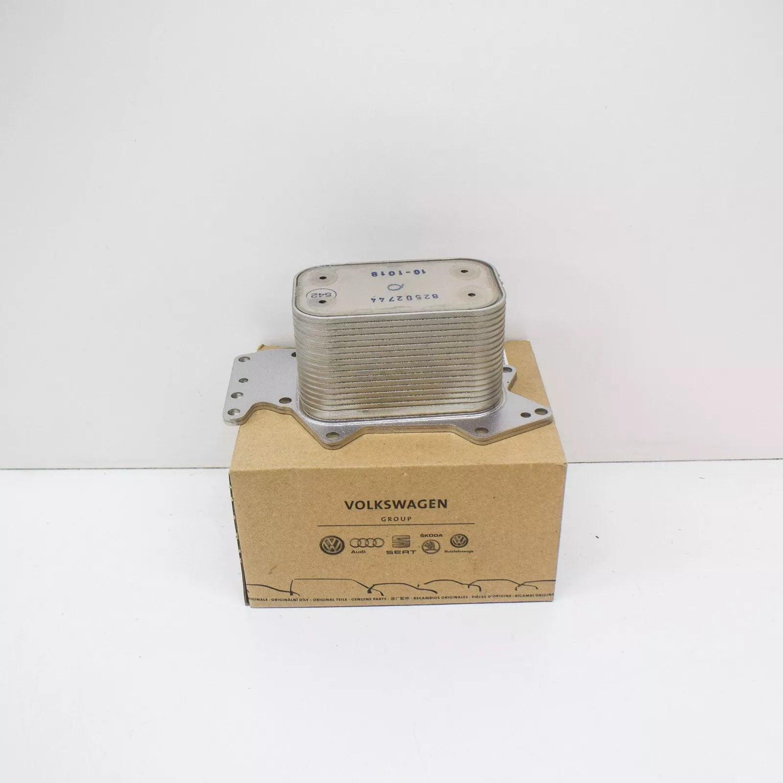 NEW AUDI A6 C6 OIL COOLER 059117021J ORIGINAL