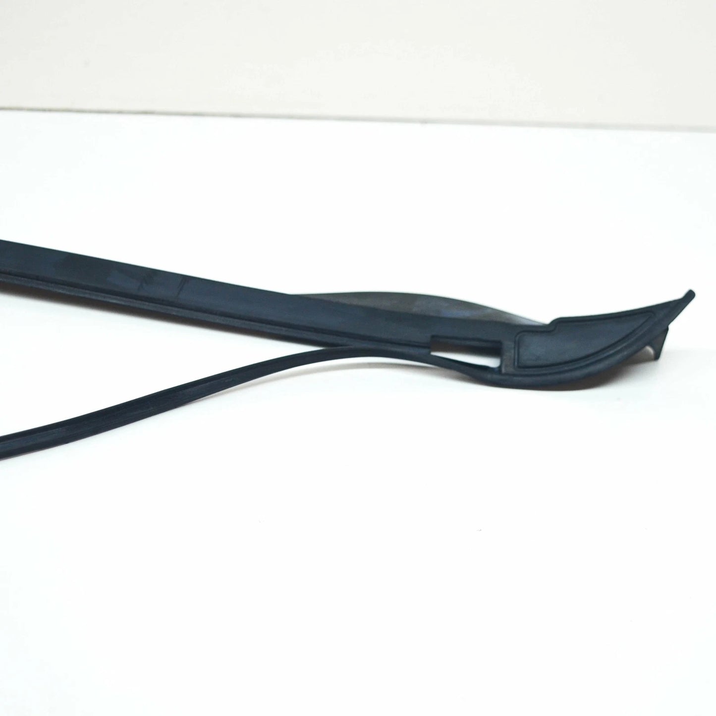 NEW BMW X4 F26 FRONT WINDSCREEN RIGHT VERTICAL SEAL TRIM 51317338616 ORIGINAL