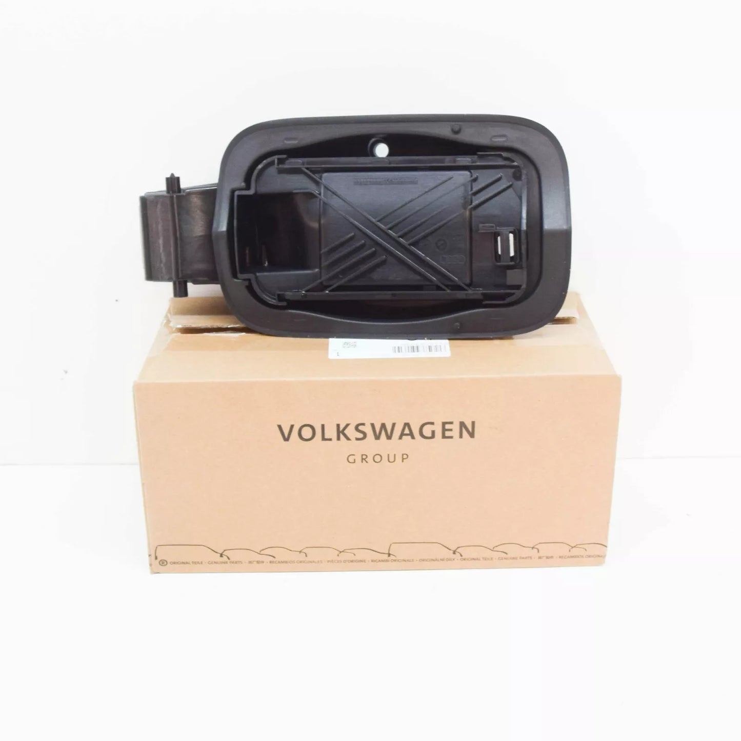 NEW AUDI A3 8V FUEL FILLER FLAP INSERT 8V3809906D