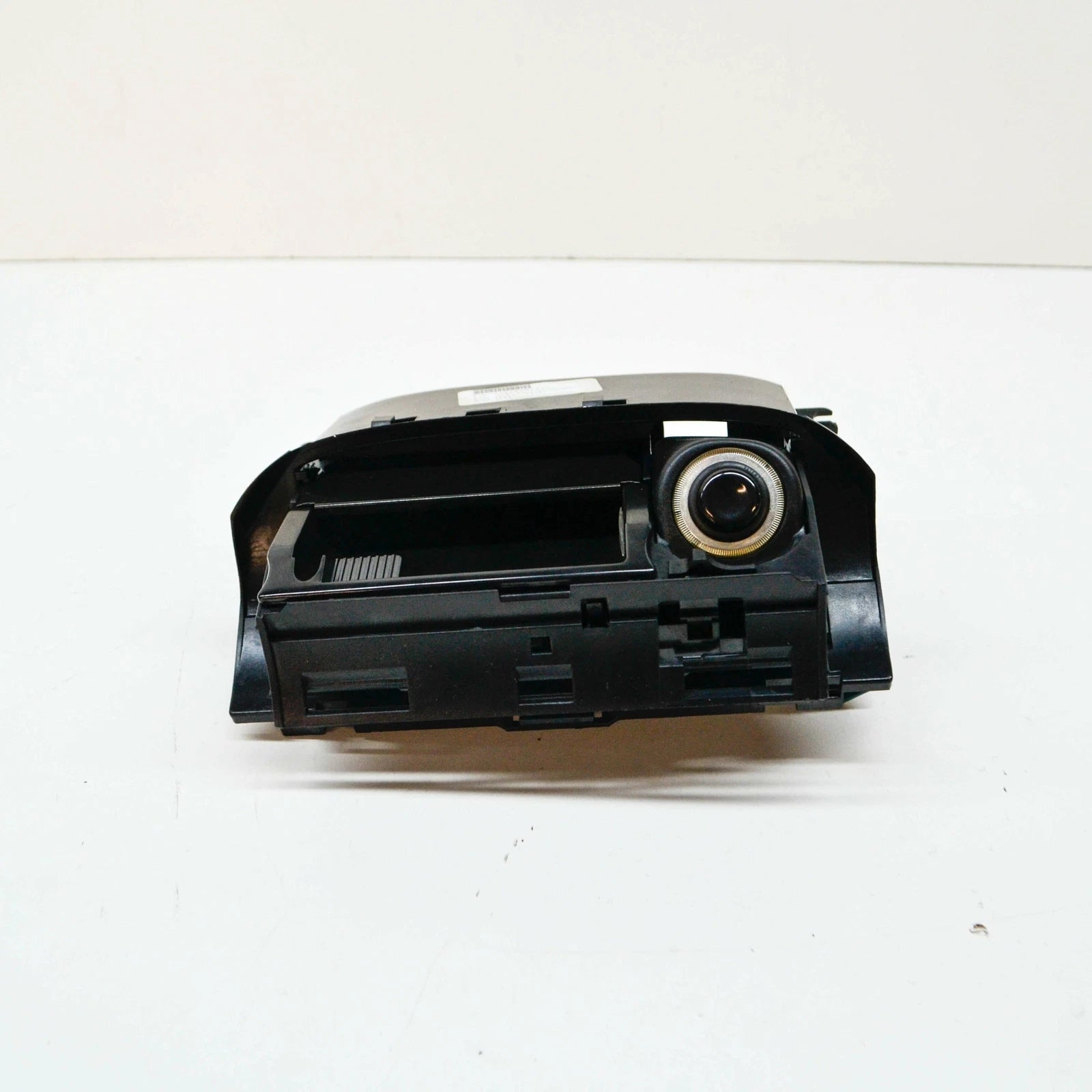 NEW MERCEDES-BENZ ML W163 FRONT CENTRAL ASHTRAY A1638100530