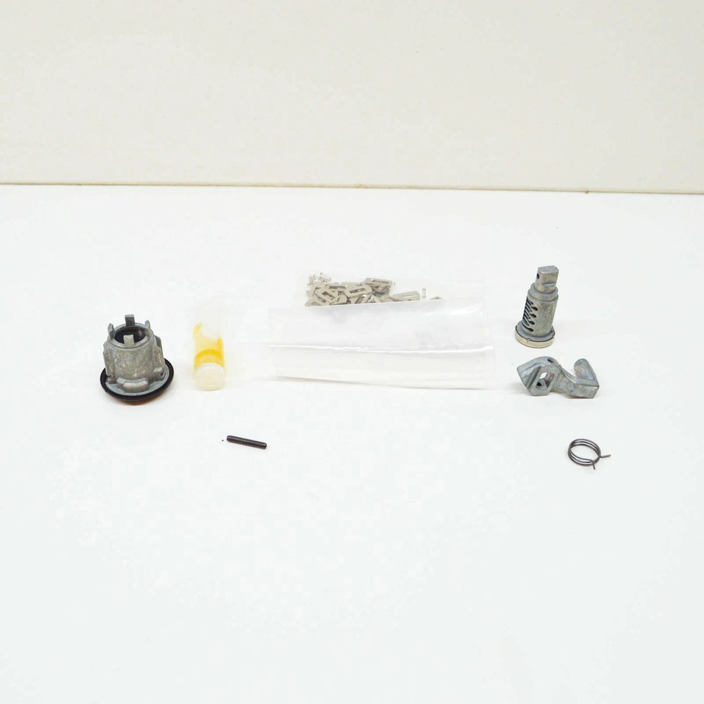 NEW BMW 3 E30 FRONT DOOR LOCK CYLINDER REPAIR KIT 51219556313 ORIGINAL