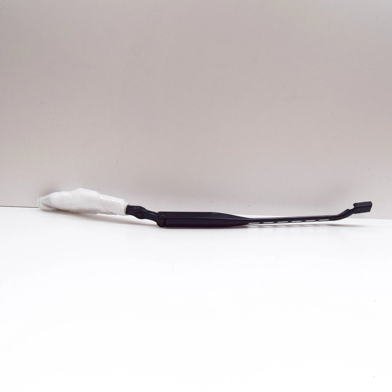 NEW MERCEDES-BENZ ML W166 FRONT RIGHT WIPER ARM RHD A1668201044 ORIGINAL